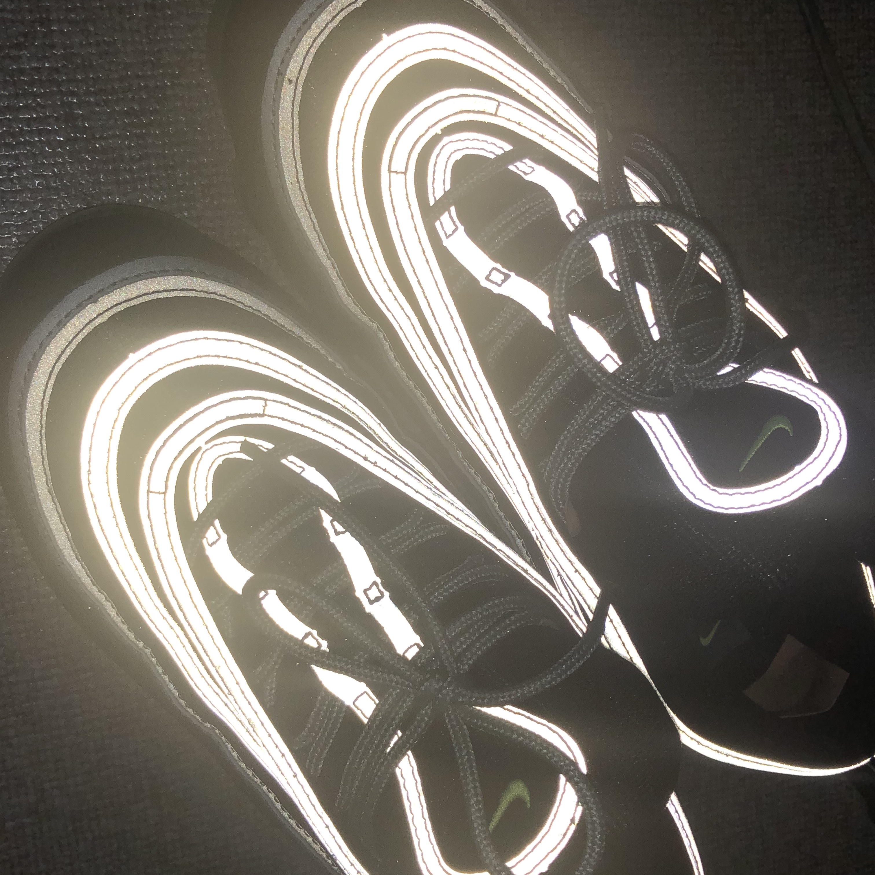 Nike Air VaporMax 97 Black Volt 착용 스타일 - 3