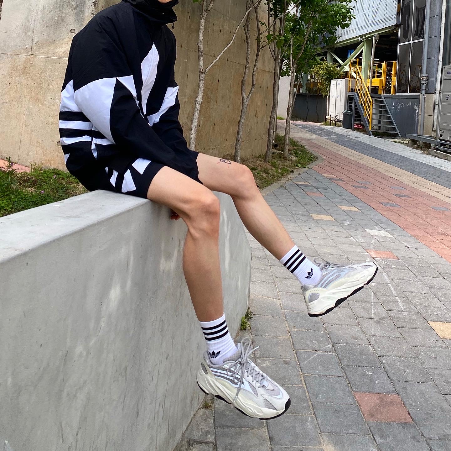 Adidas Yeezy Boost 700 V2 Static 2018 착용 스타일