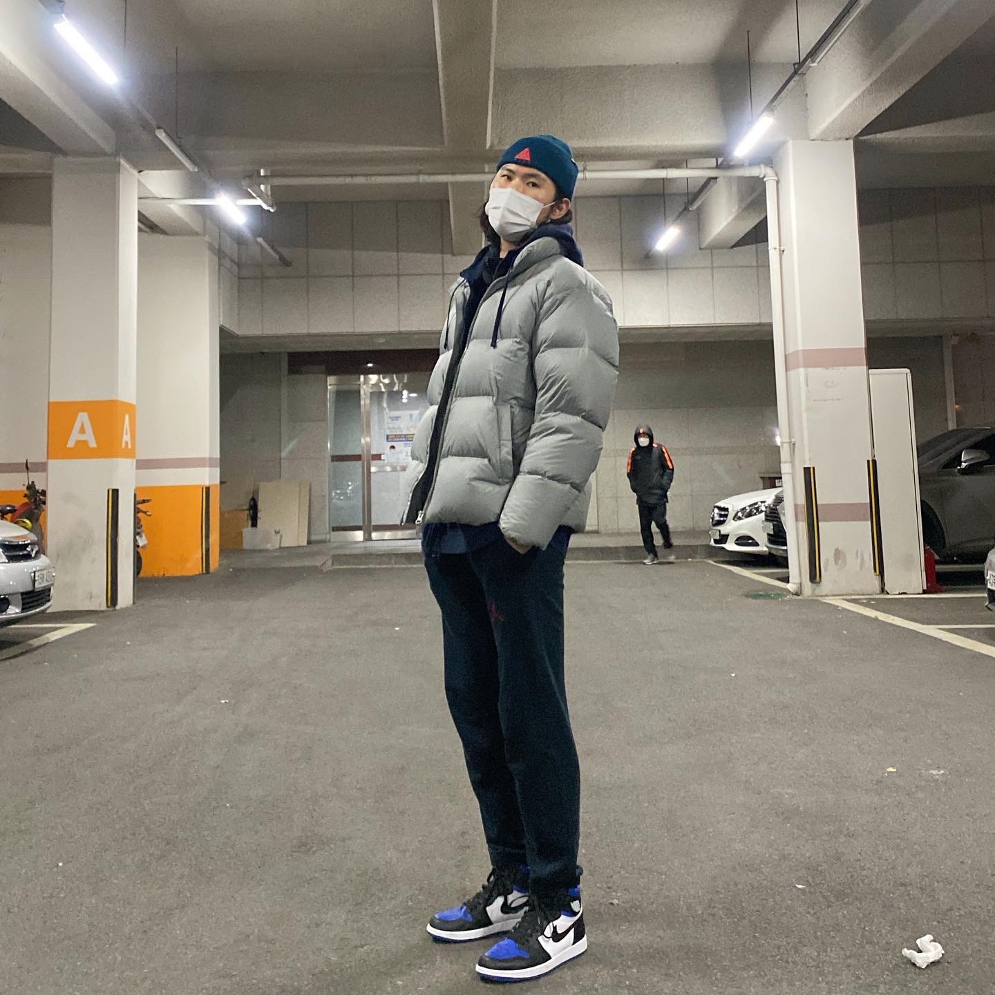 Jordan 1 Retro High OG Royal Toe 착용 스타일 - 2
