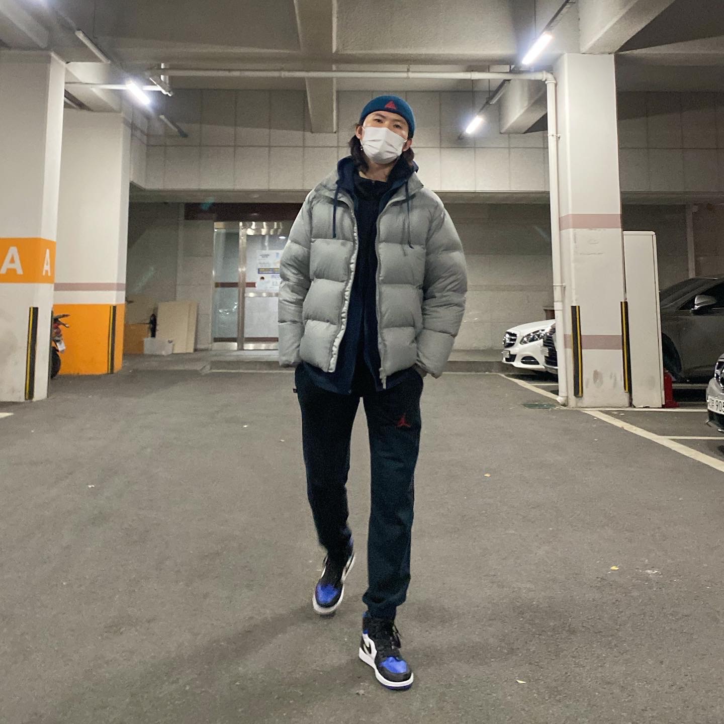 Jordan 1 Retro High OG Royal Toe 착용 스타일 - 4