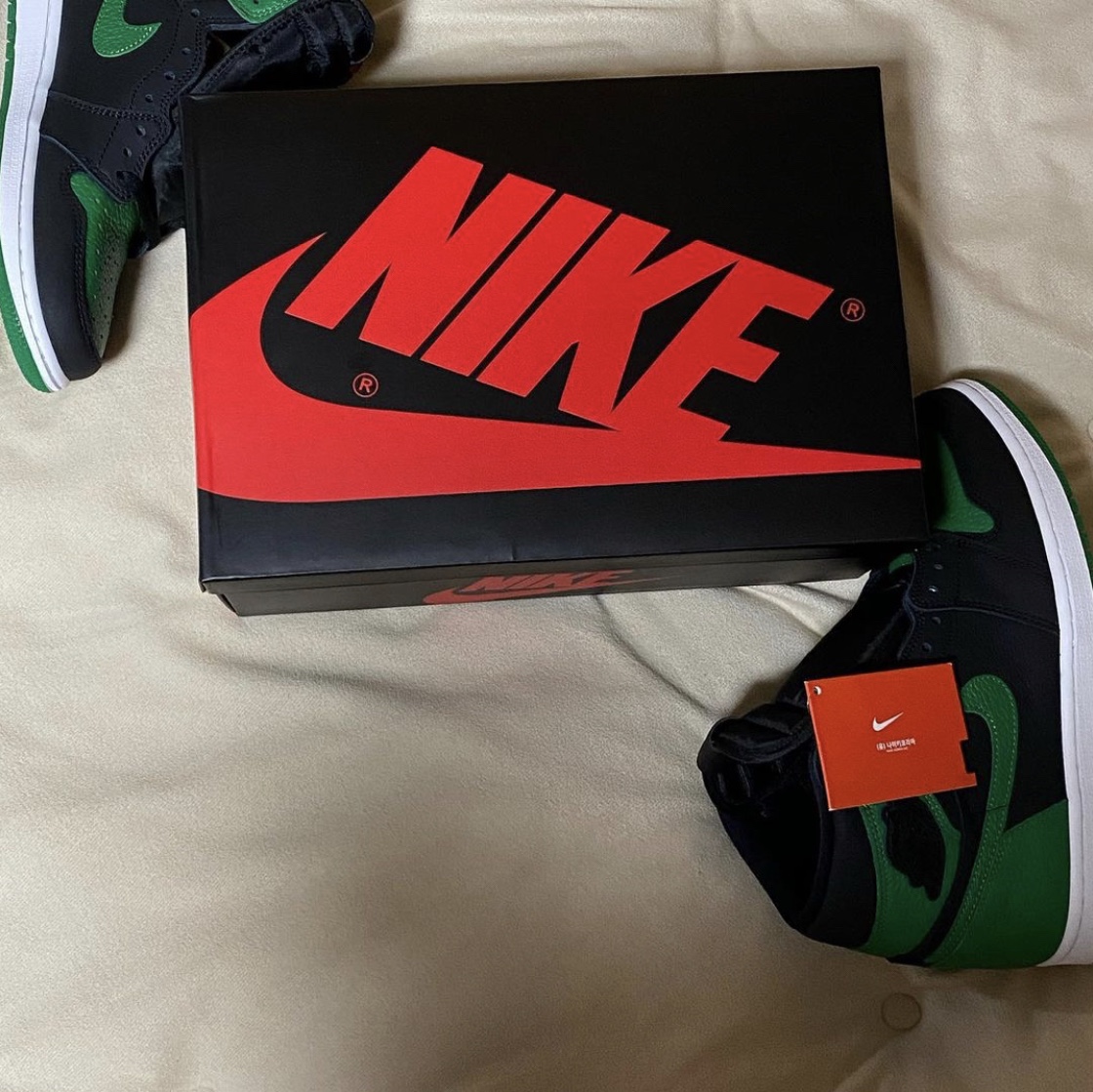 Jordan 1 Retro High OG Pine Green Black 착용 스타일