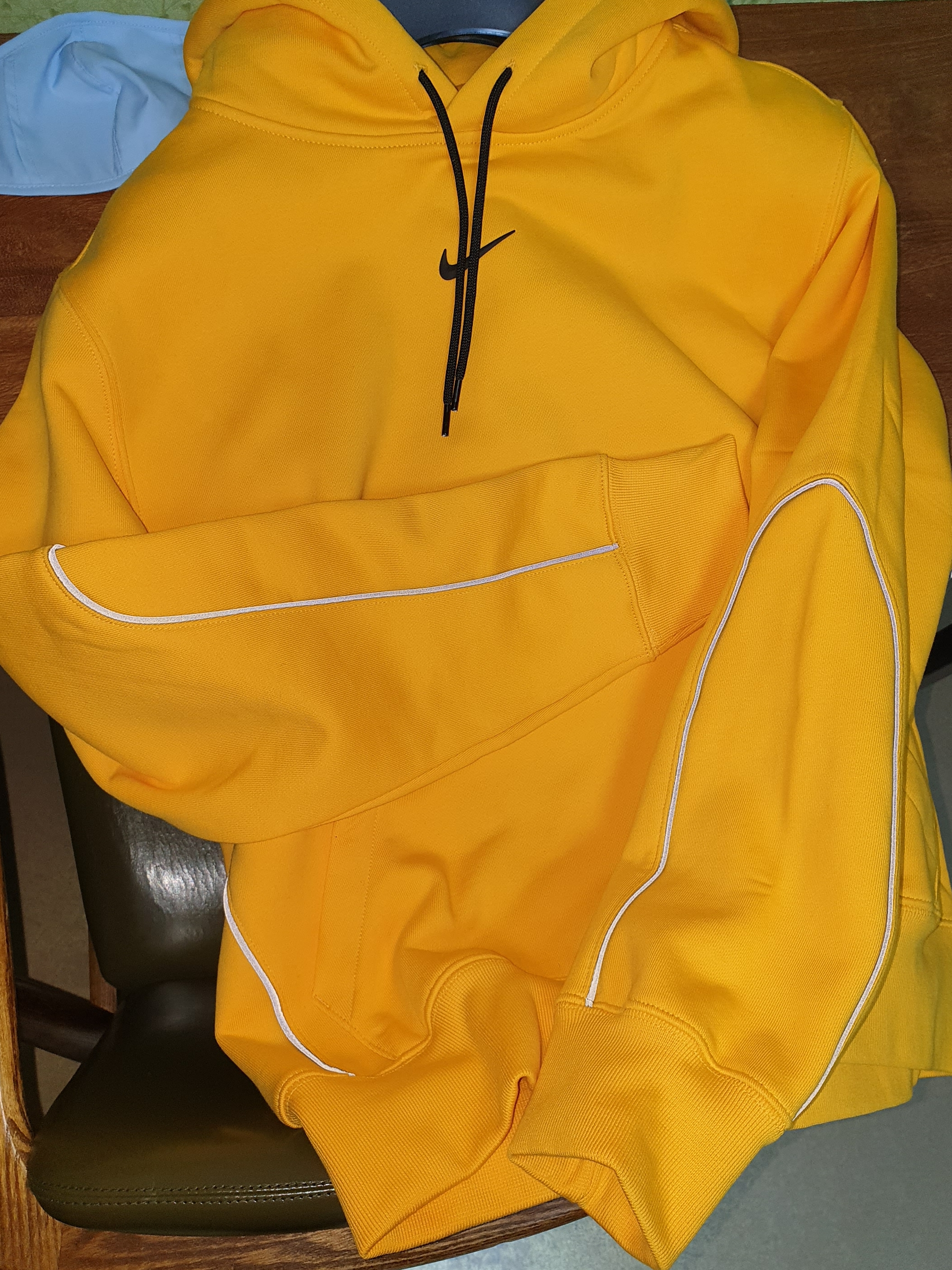 Nike x Drake Nocta Essential Hoodie University Gold - Asia 착용 스타일