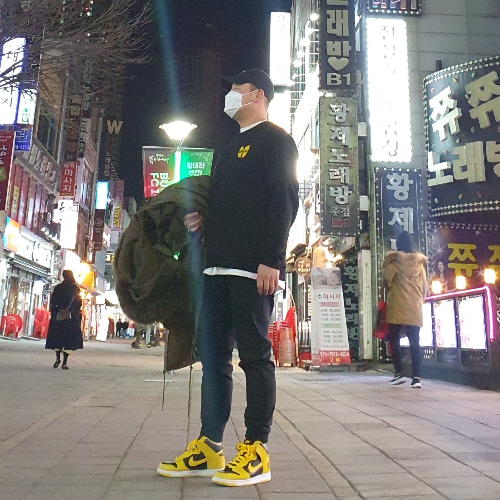 Nike Dunk High SP Varsity Maize 착용 스타일 - 2