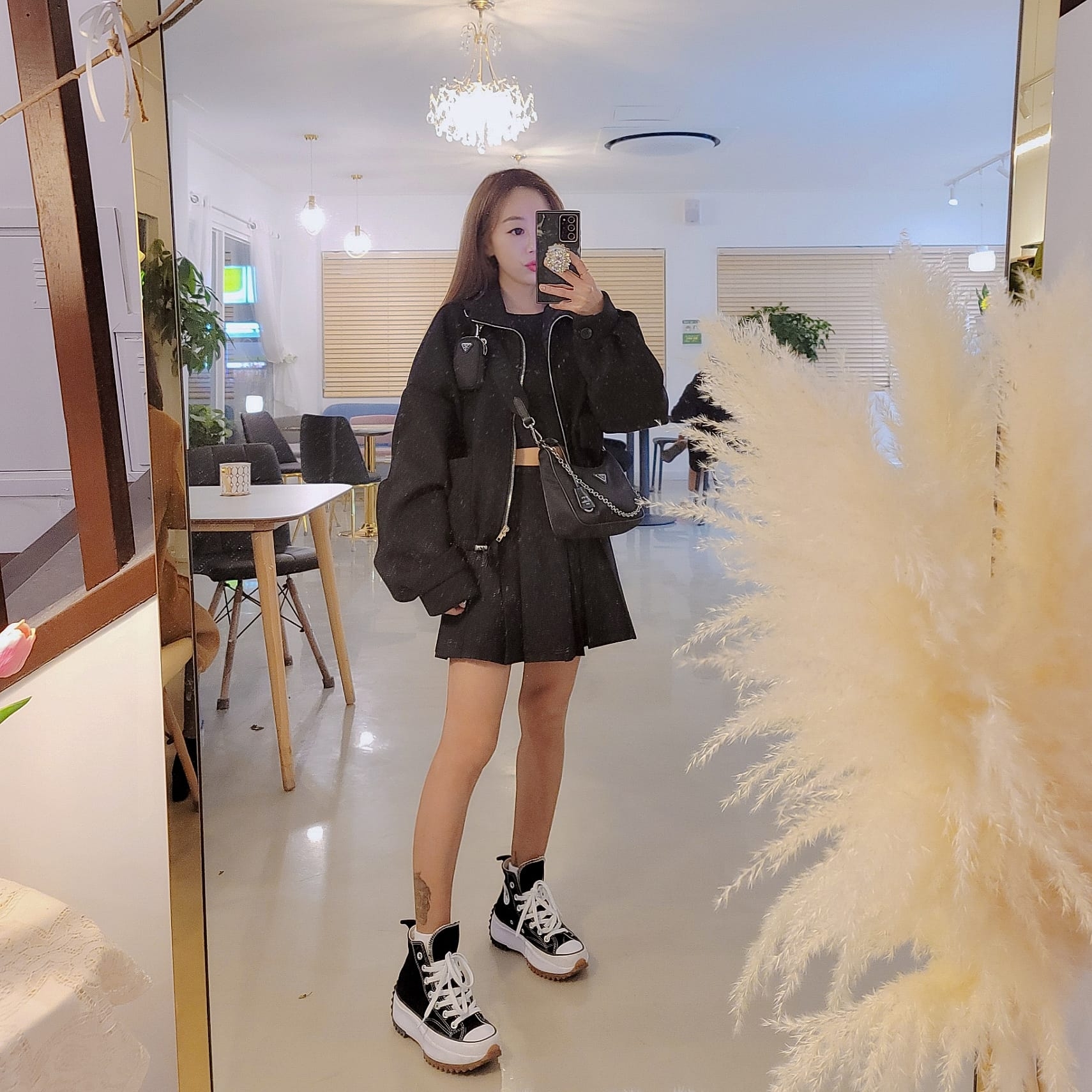 Converse Run Star Hike Hi Black White Gum 착용 스타일 - 4