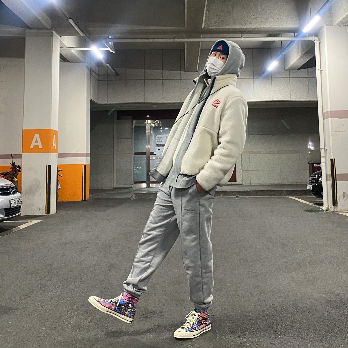 Converse Chuck 70s Hi Marble 착용 스타일 - 1