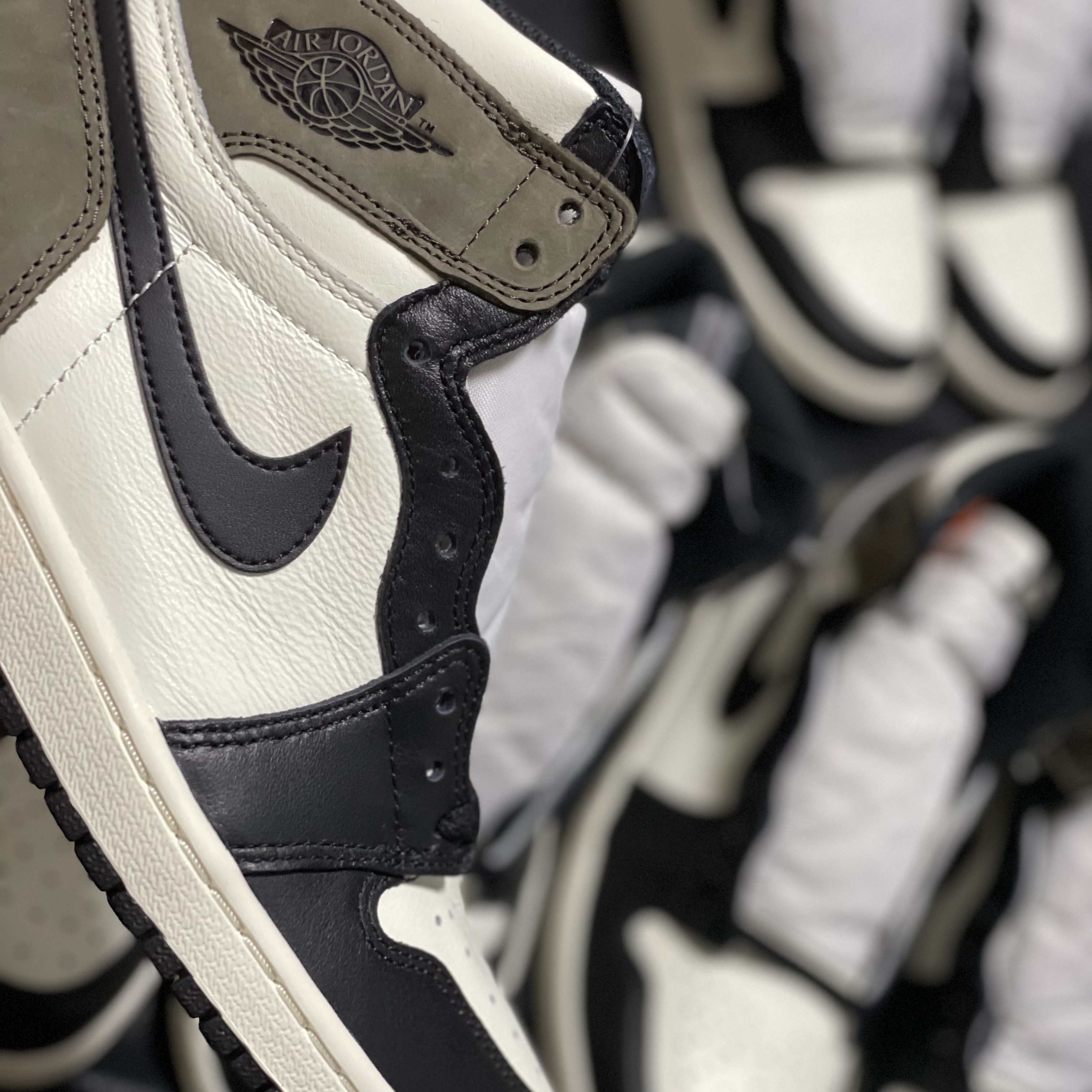 Jordan 1 Retro High OG Black Mocha, (GS) Jordan 1 Retro High OG Black Mocha ์ฐฉ์ฉ ์คํ์ผ - 1