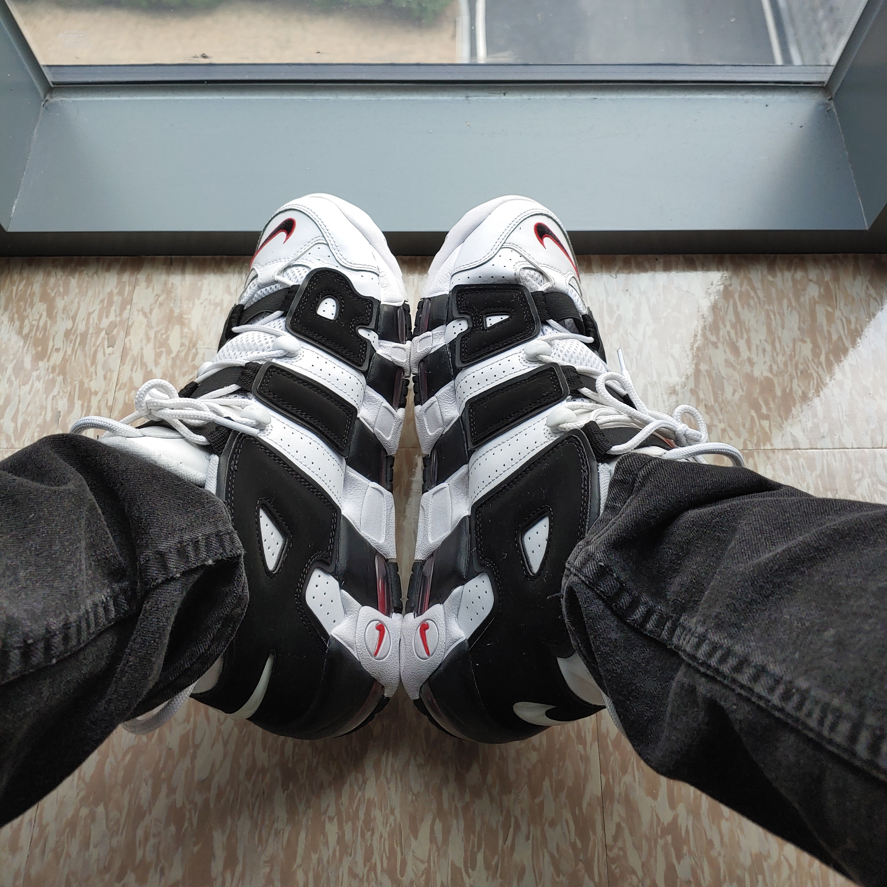 Nike Air More Uptempo Black White 2016, Nike Air More Uptempo Triple White 착용 스타일 - 3