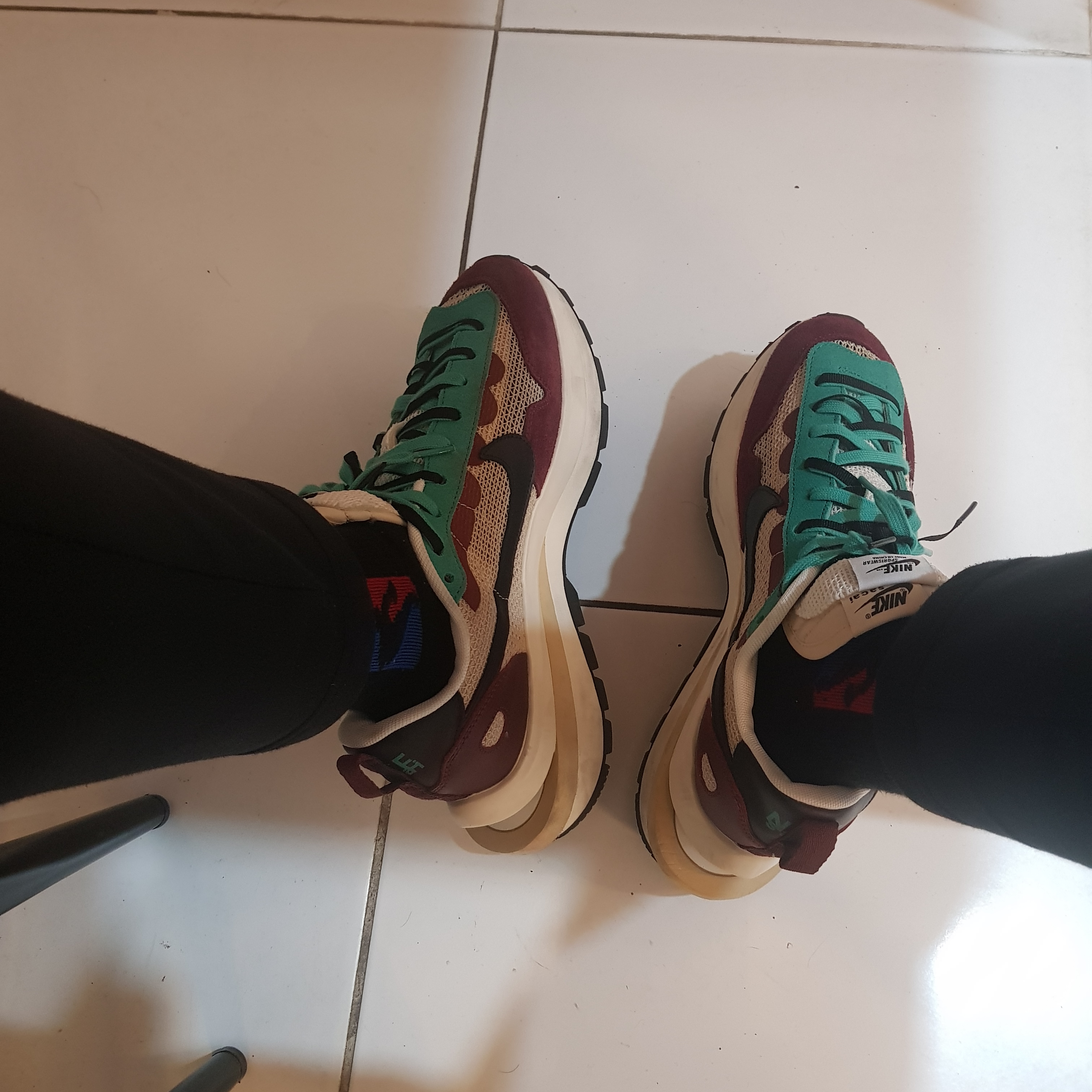 Nike x Sacai VaporWaffle String & Black Villain Red 착용 스타일