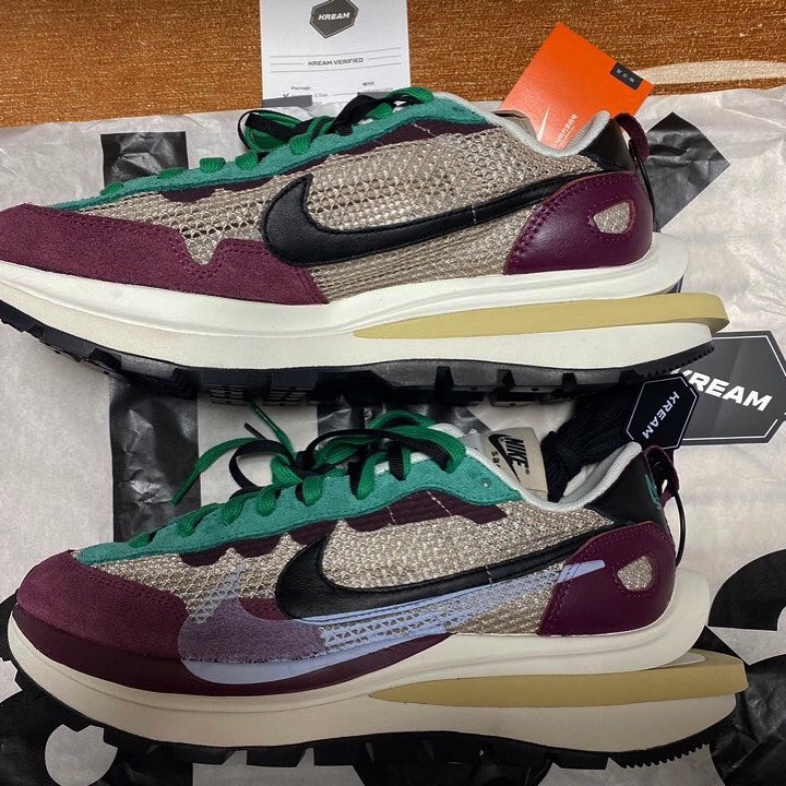 Nike x Sacai VaporWaffle String & Black Villain Red 착용 스타일 - 3