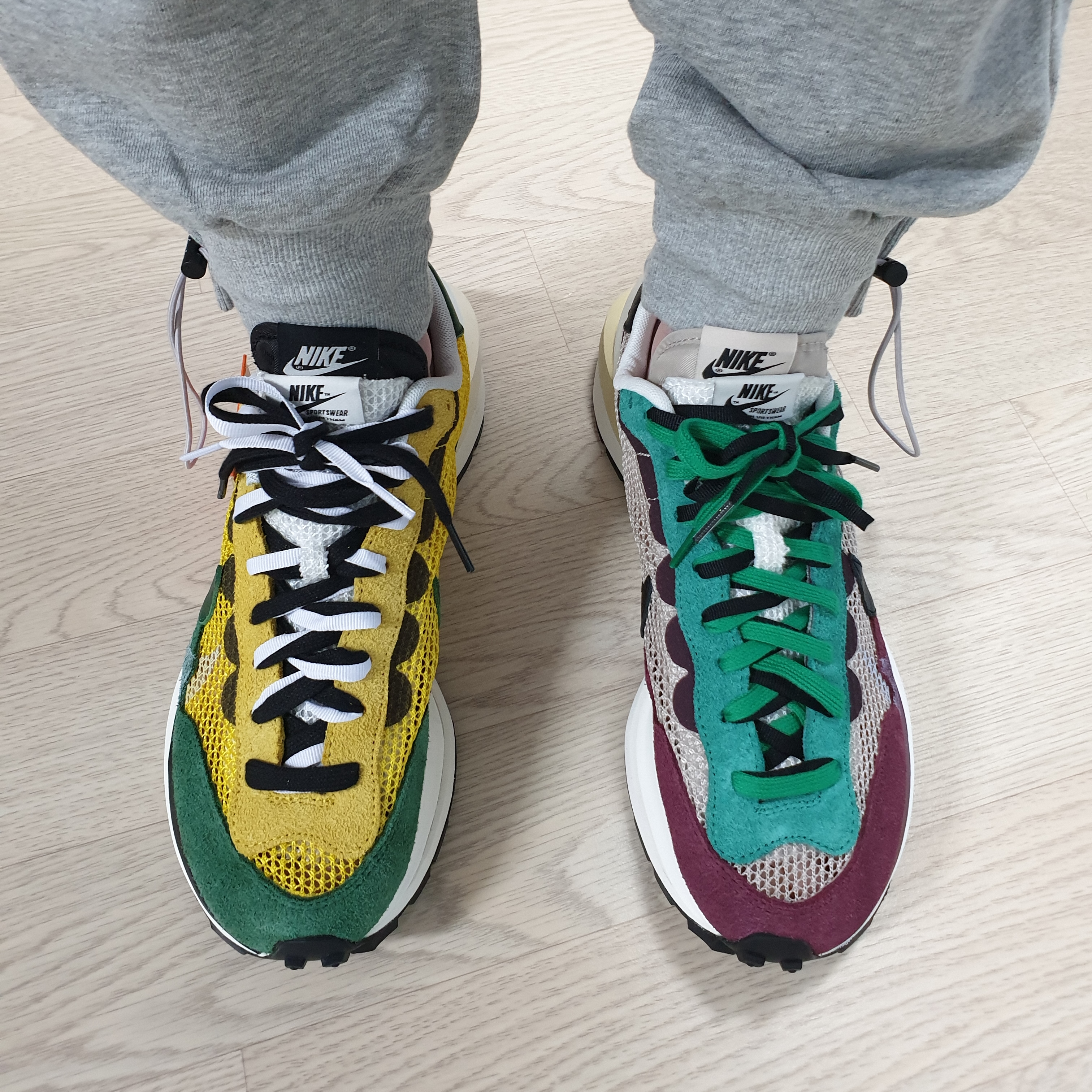 Nike x Sacai VaporWaffle String & Black Villain Red, Nike x Sacai VaporWaffle Tour Yellow & Gorge Green Sail 착용 스타일