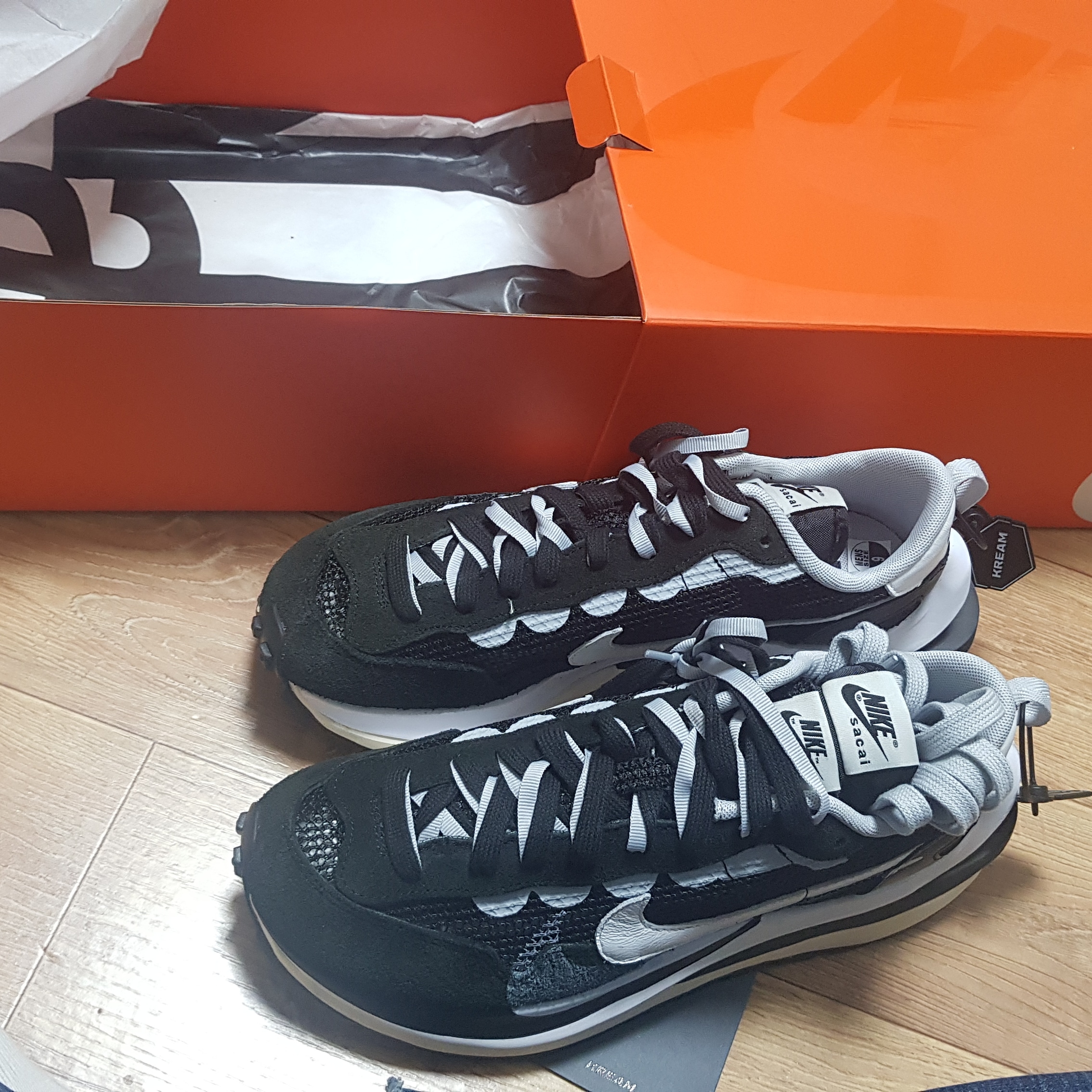 Nike x Sacai VaporWaffle Black White 착용 스타일