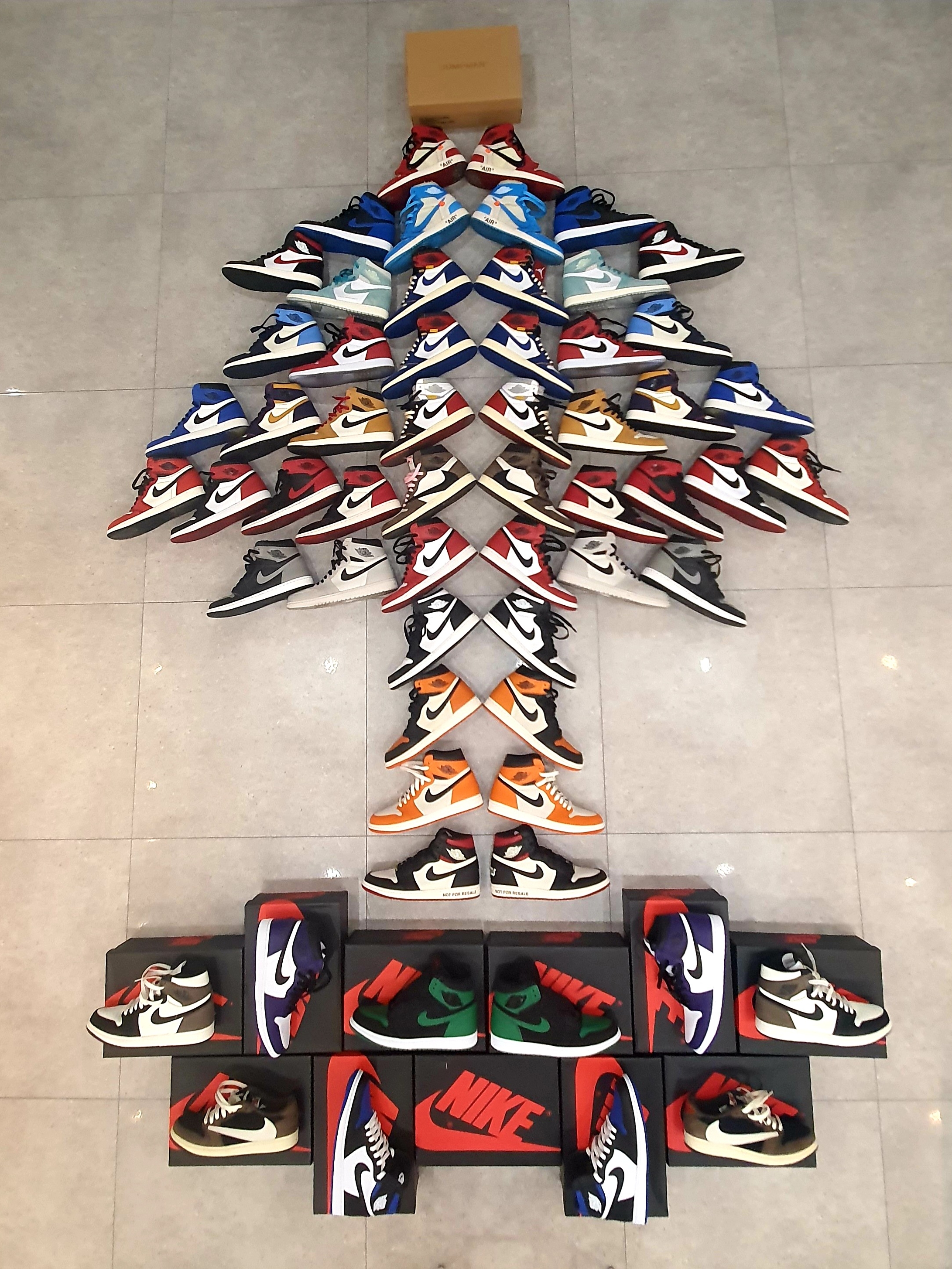 Jordan 1 x Travis Scott Retro High OG SP Mocha, Jordan 1 x Off-White Retro High University Blue 착용 스타일
