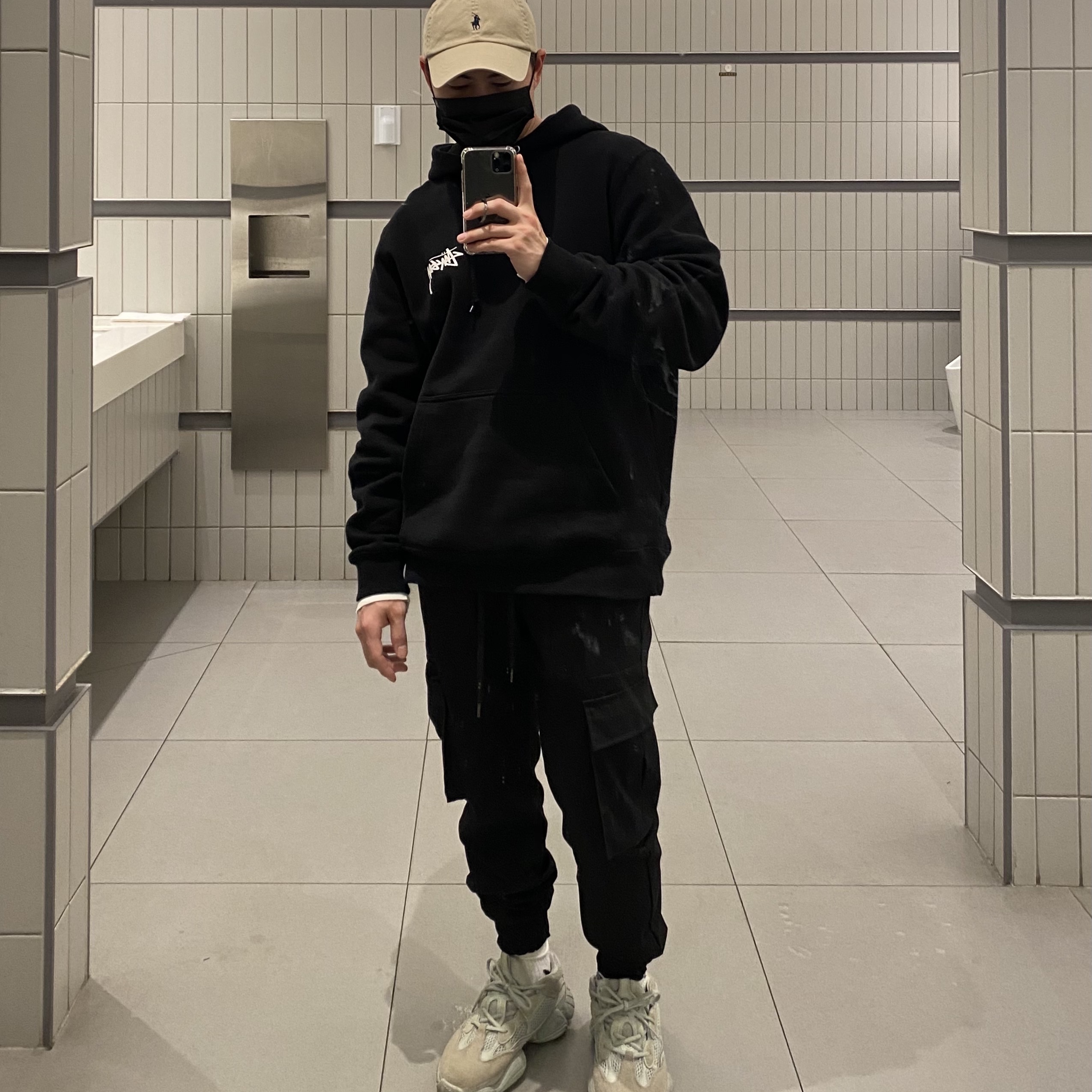 Adidas Yeezy 500 Salt 착용 스타일