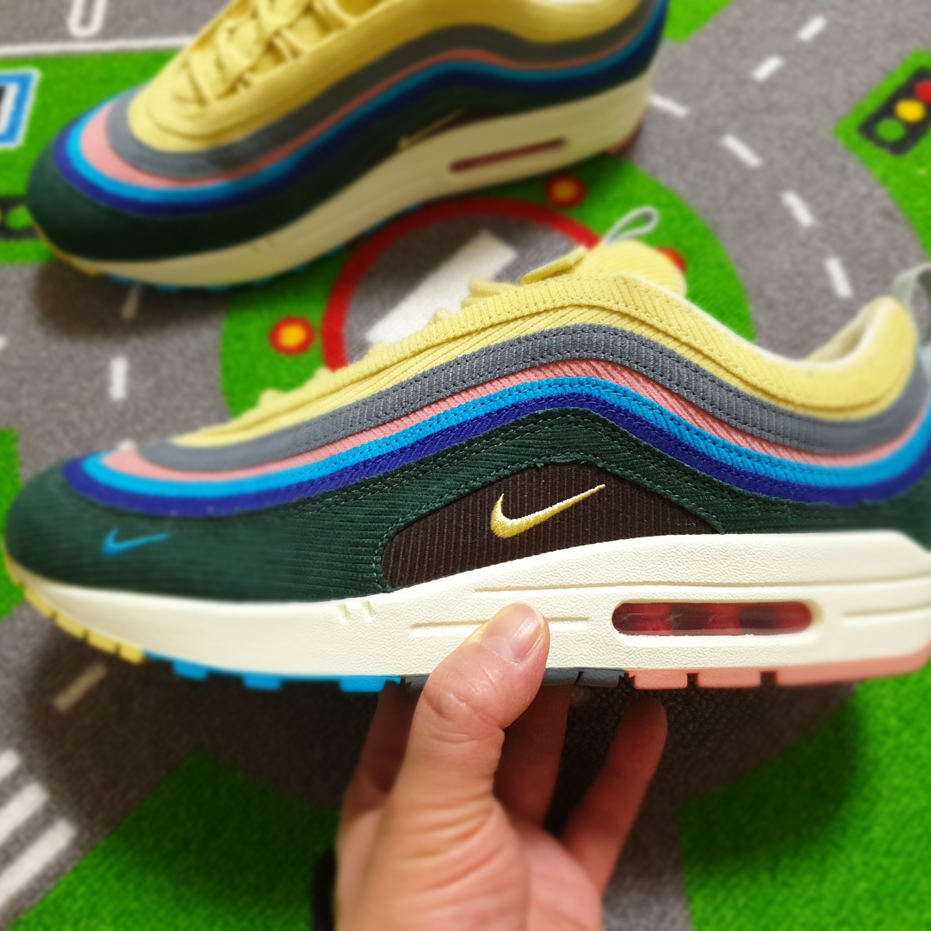 Nike x Sean Wotherspoon Air Max 1/97 착용 스타일