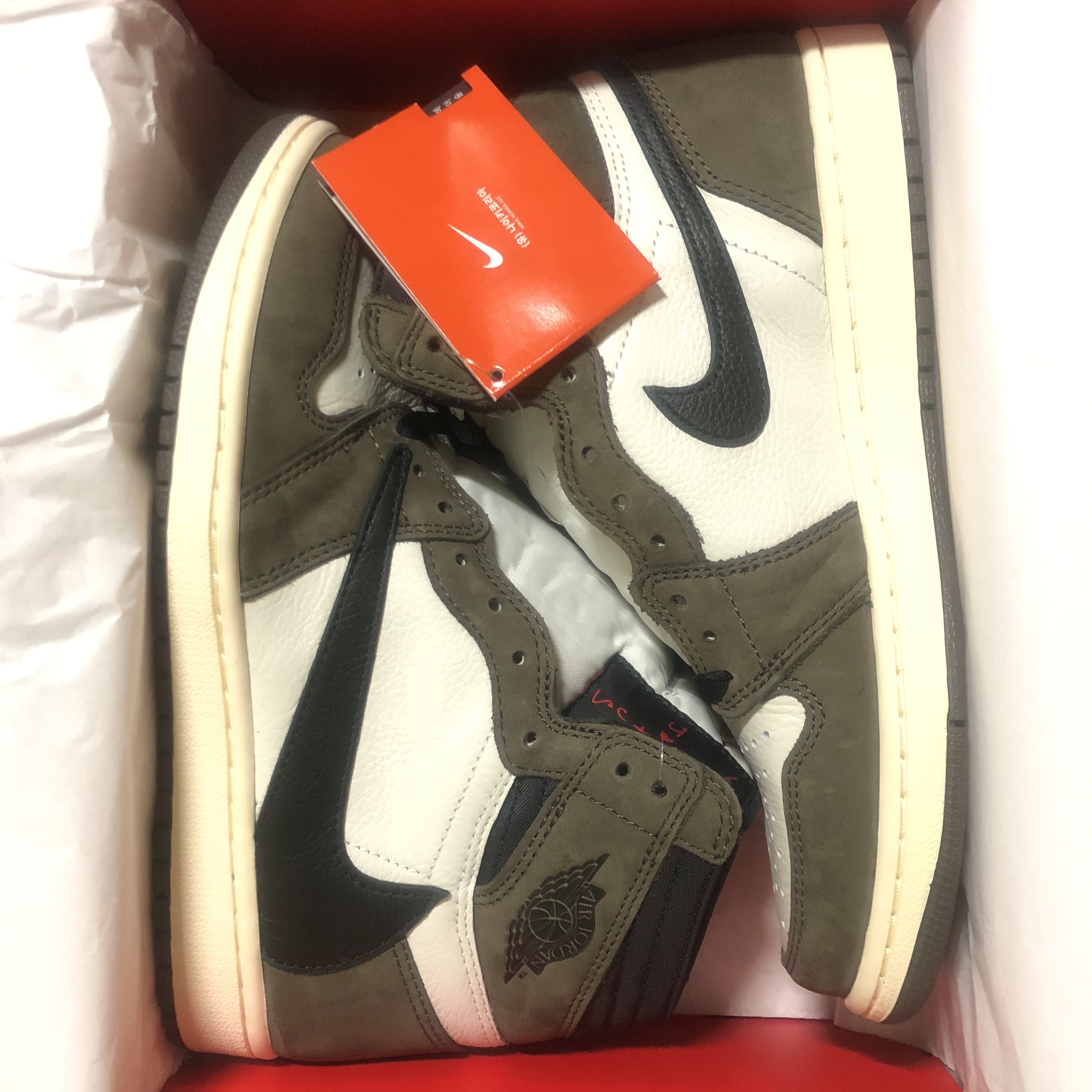 Jordan 1 x Travis Scott Retro High OG SP Mocha 착용 스타일