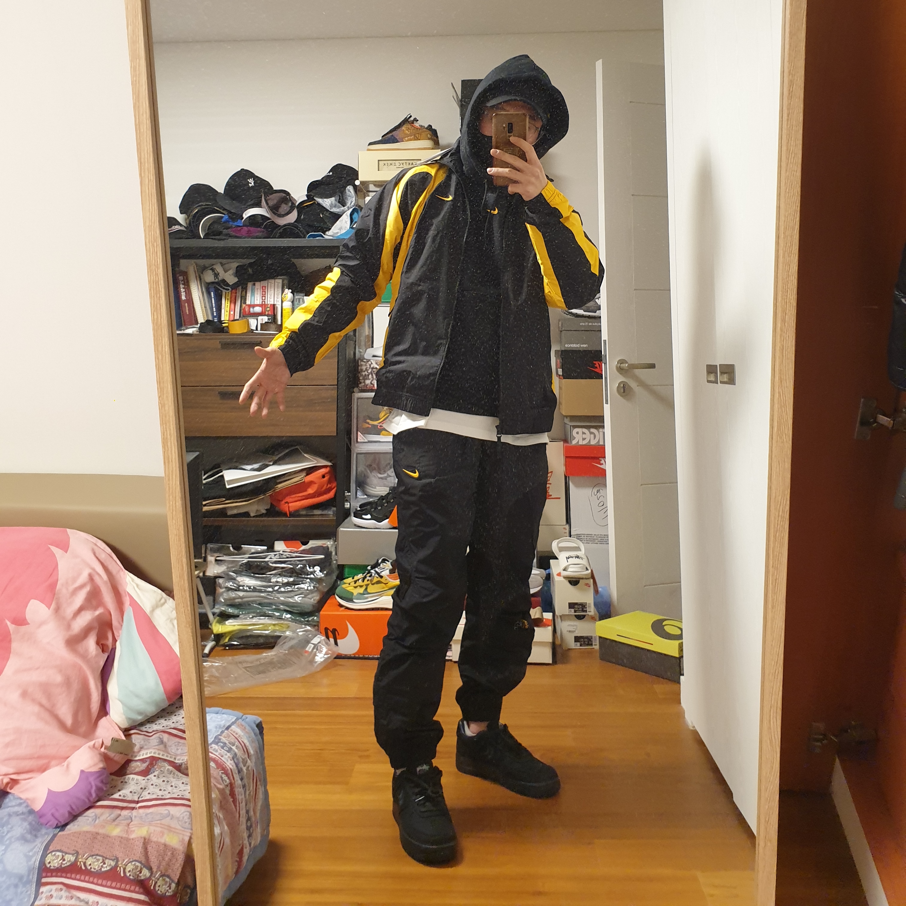 Nike x Drake Nocta Essential Cap Black, Nike x Stussy Air Force 1 Low Triple Black 착용 스타일 - 5