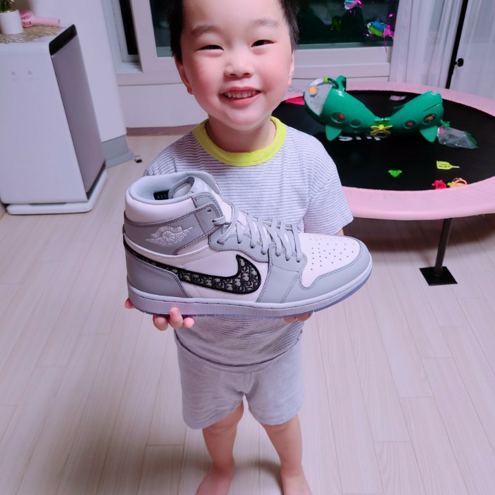 Jordan 1 x Dior High OG 착용 스타일 - 1