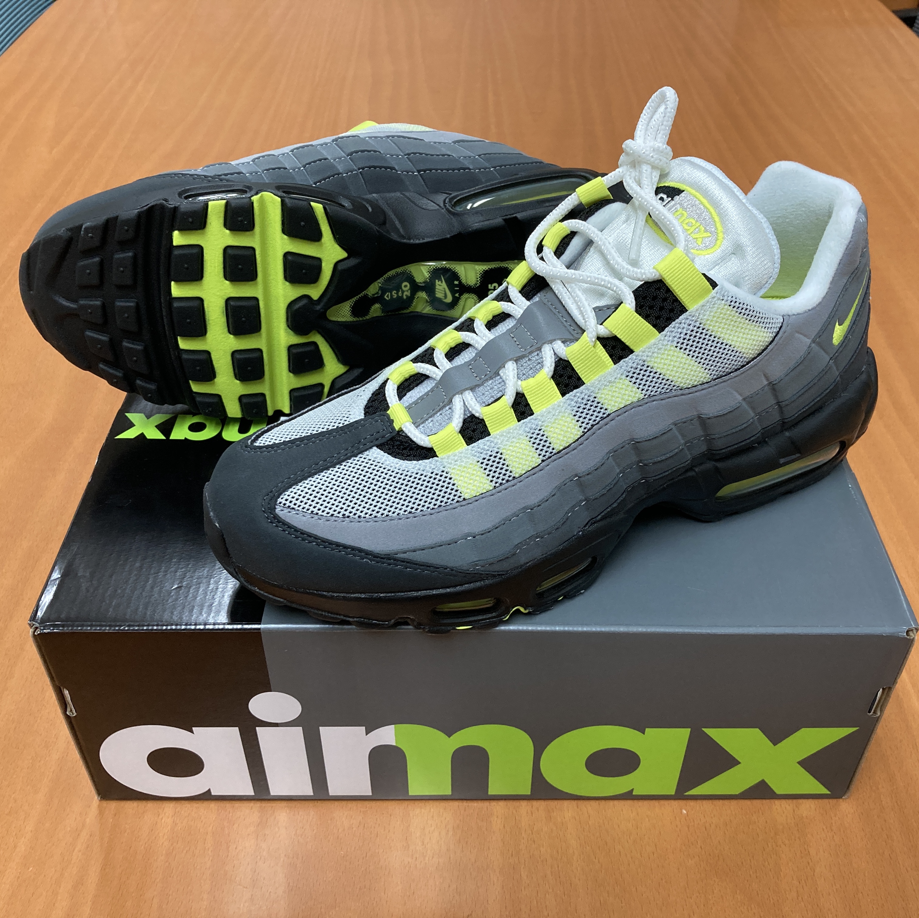 Nike Air Max 95 OG Neon Yellow 2020 착용 스타일