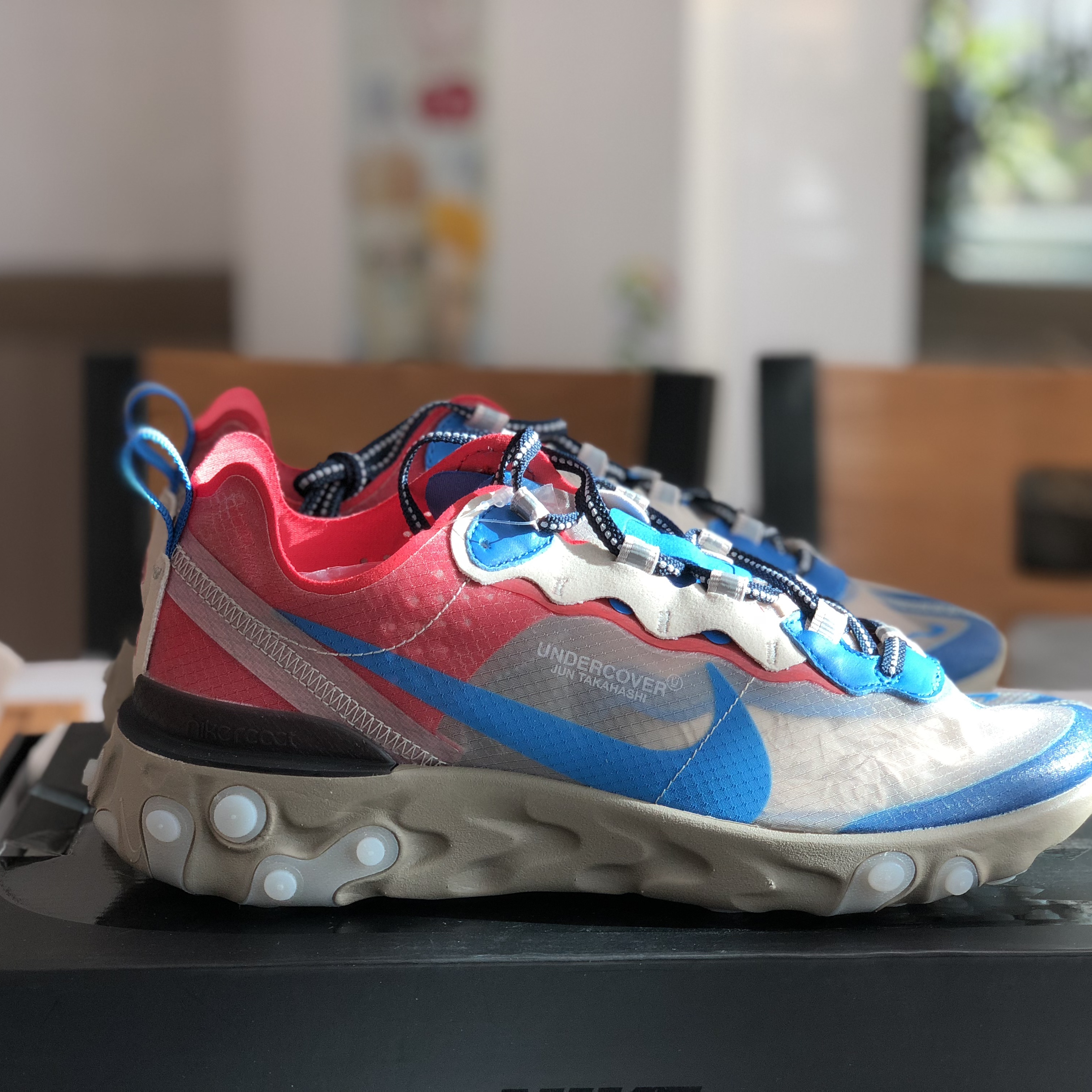Nike x Undercover React Element 87 Light Beige Chalk, Nike x Undefeated Air Max 97 Sail 착용 스타일 - 1
