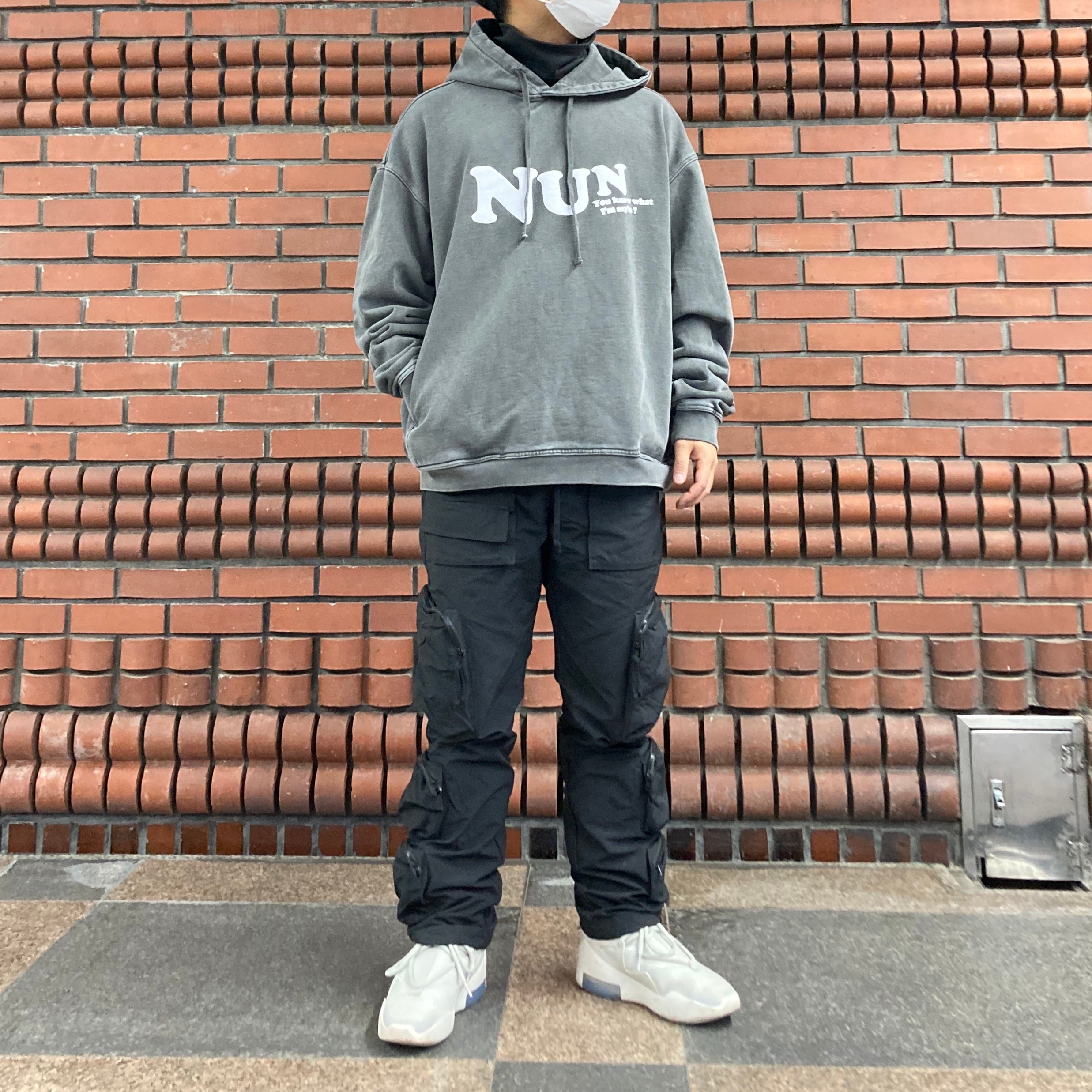 Nike x Fear of God Air Fear of God 1 Light Bone 착용 스타일