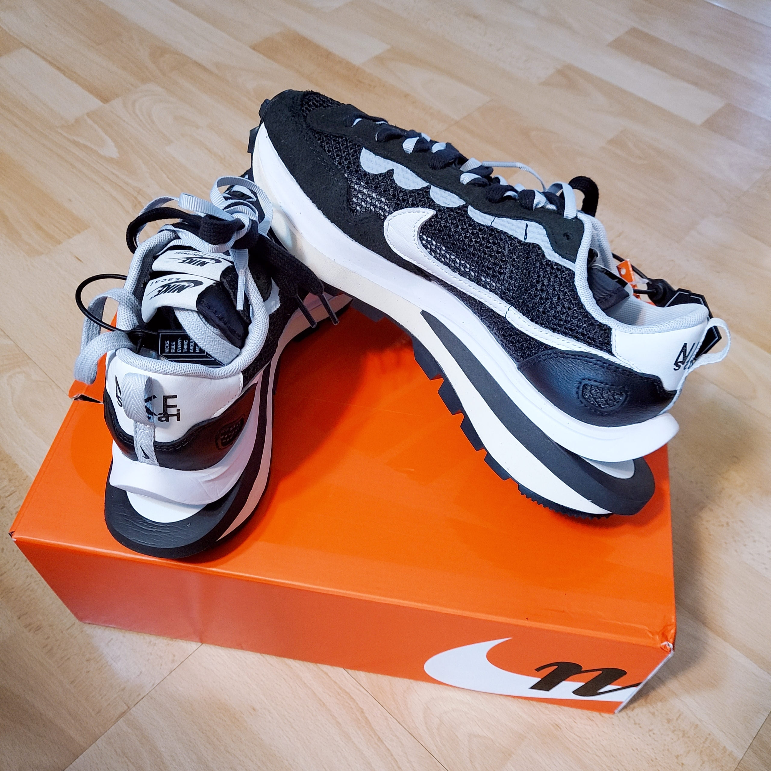 Nike x Sacai VaporWaffle Black White 착용 스타일