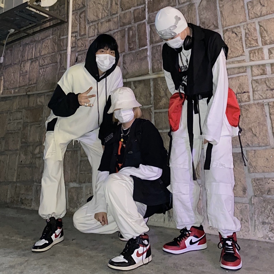 Jordan 1 Retro High OG Gym Red, Jordan 1 Mid Chicago Black Toe 착용 스타일