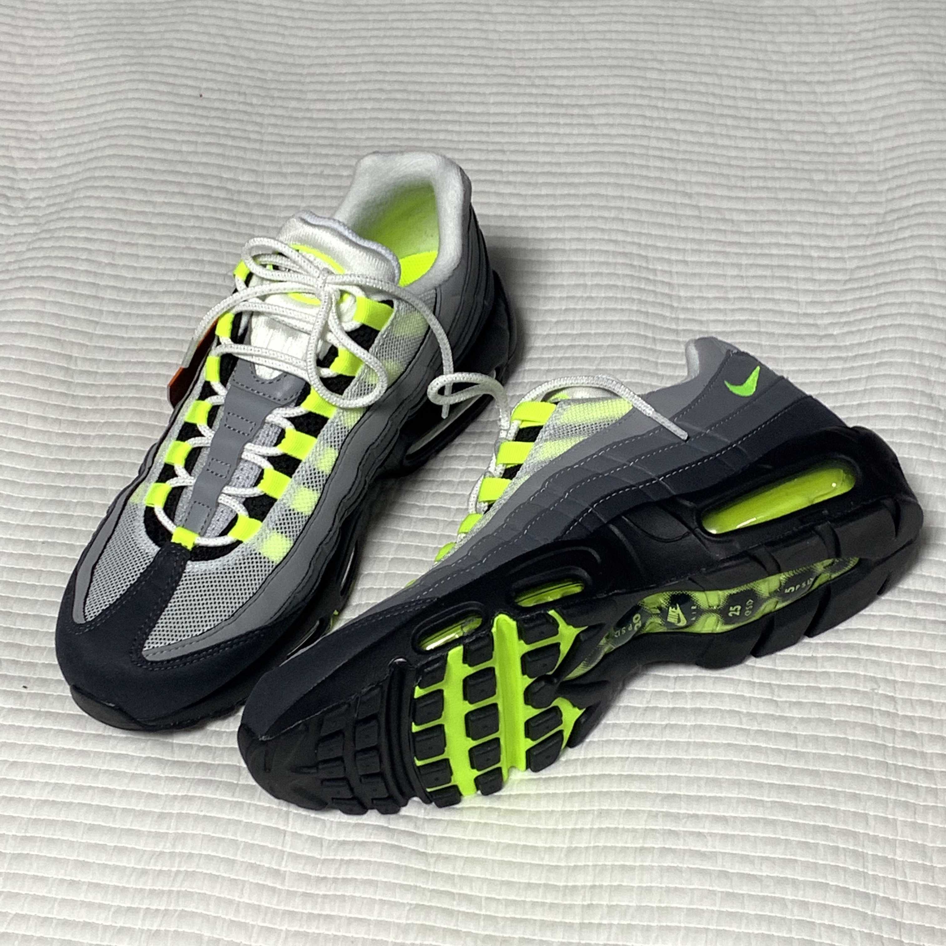 Nike Air Max 95 OG Neon Yellow 2020 착용 스타일