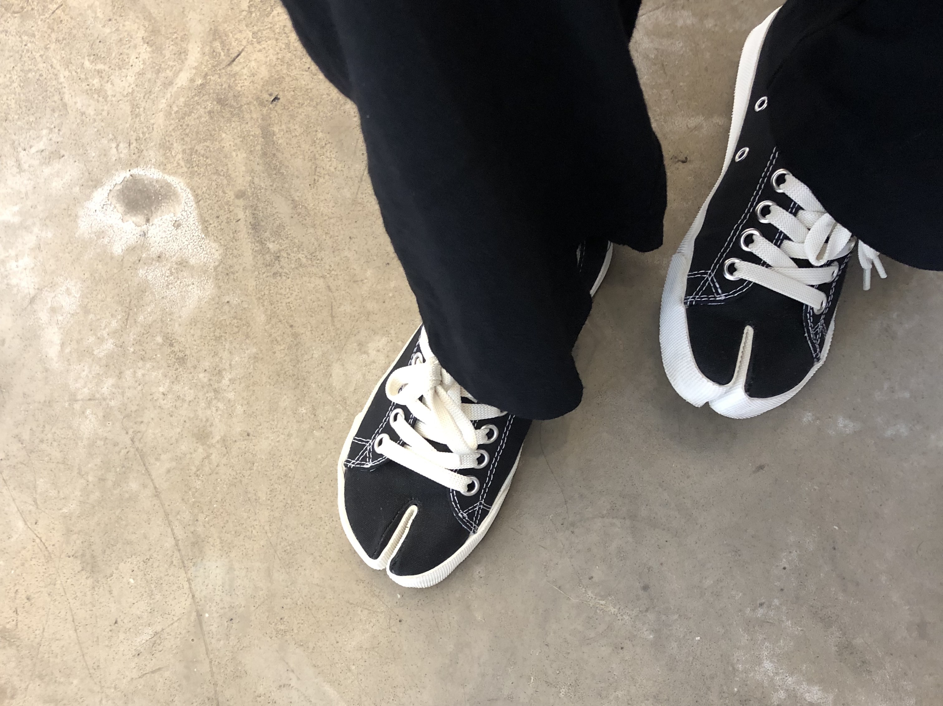 Maison Margiela Tabi Low Black 착용 스타일