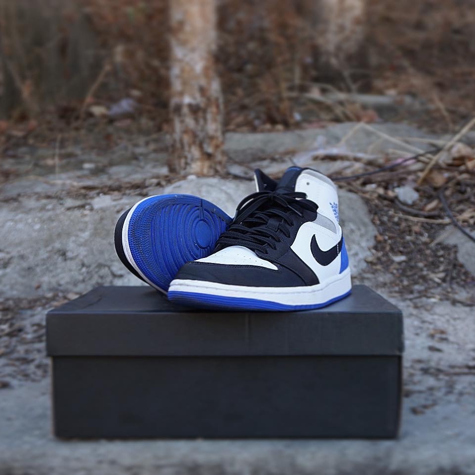 Jordan 1 Mid SE Hyper Royal 착용 스타일 - 1