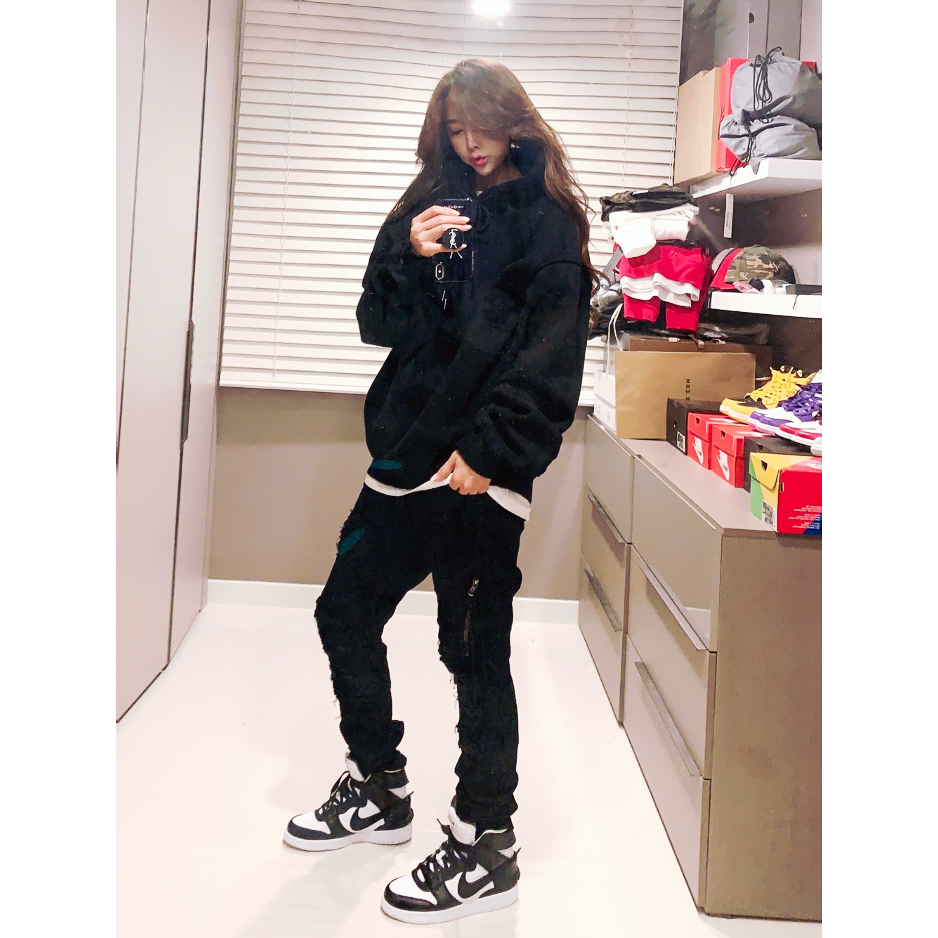 Nike x Ambush Dunk High Black 착용 스타일 - 2