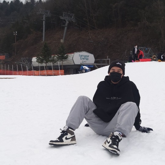 Jordan 1 Retro High OG Black Mocha, Nike x Stussy Cuff Beanie Black 착용 스타일