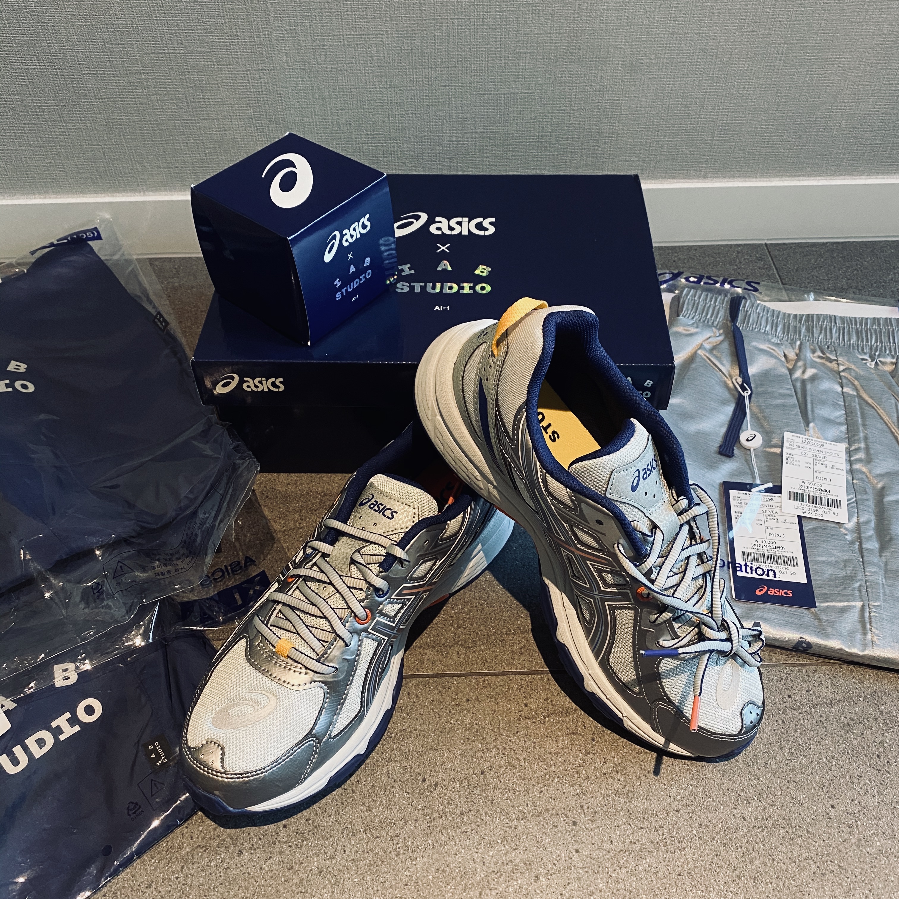 Asics x IAB Studio Gel-Venture 6 착용 스타일