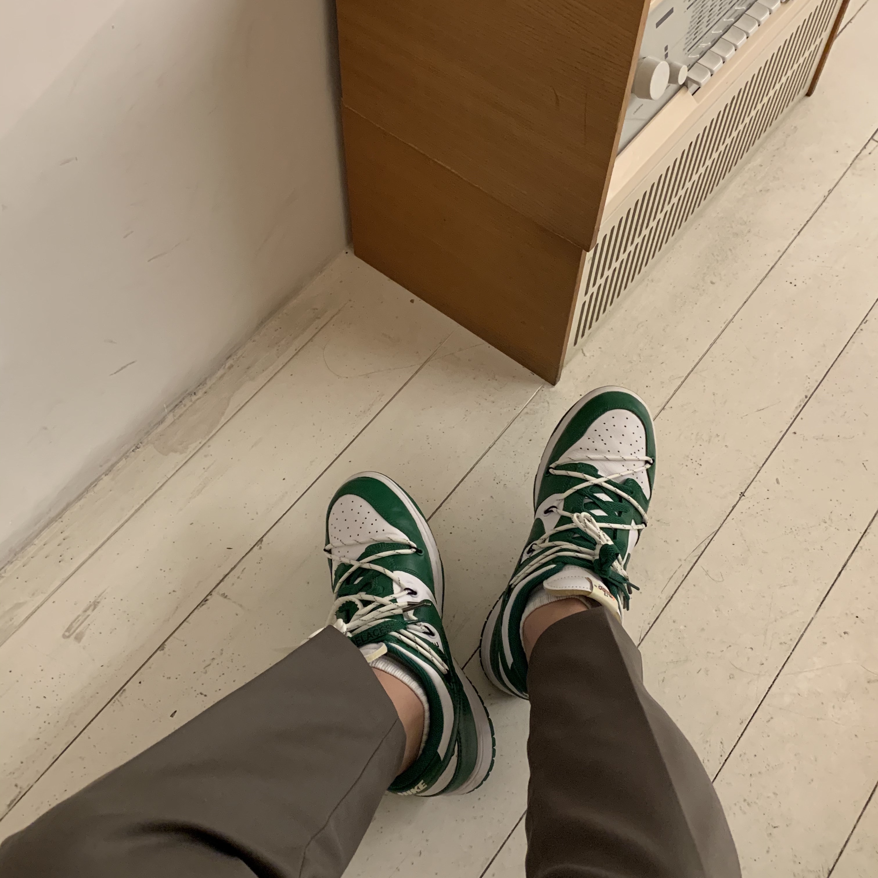 Nike x Off-White Dunk Low Pine Green 착용 스타일