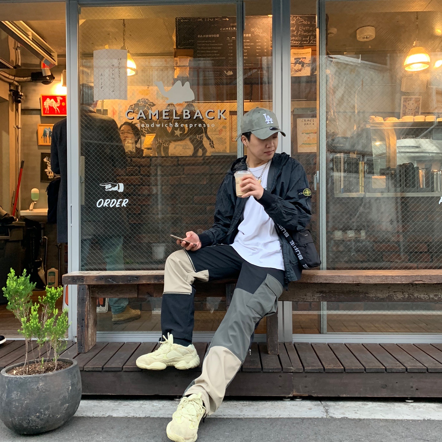 Adidas Yeezy 500 Super Moon Yellow 착용 스타일