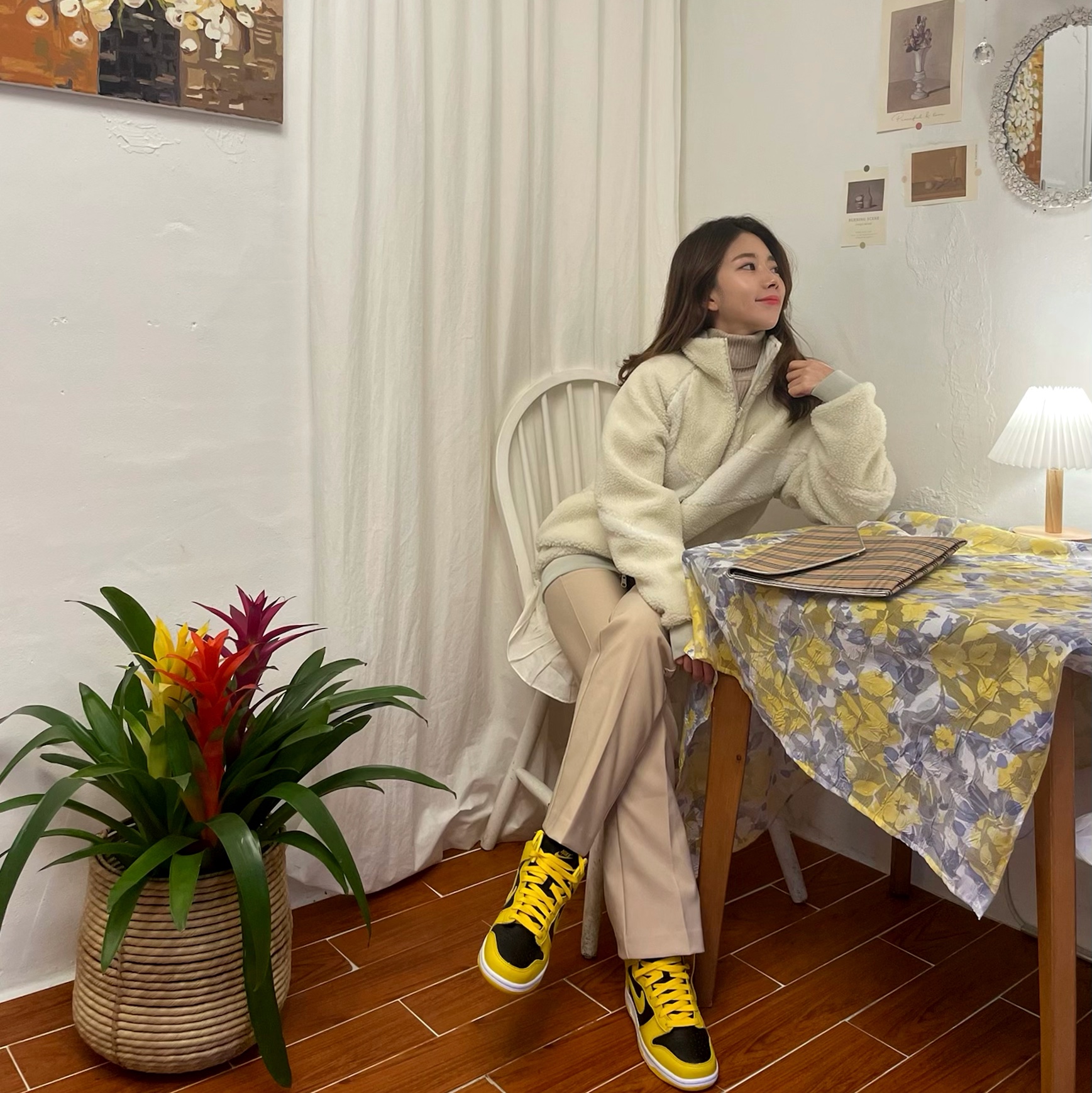 Nike Dunk High SP Varsity Maize, Nike Big Swoosh Full Zip Jacket Light Bone Sail 착용 스타일 - 2