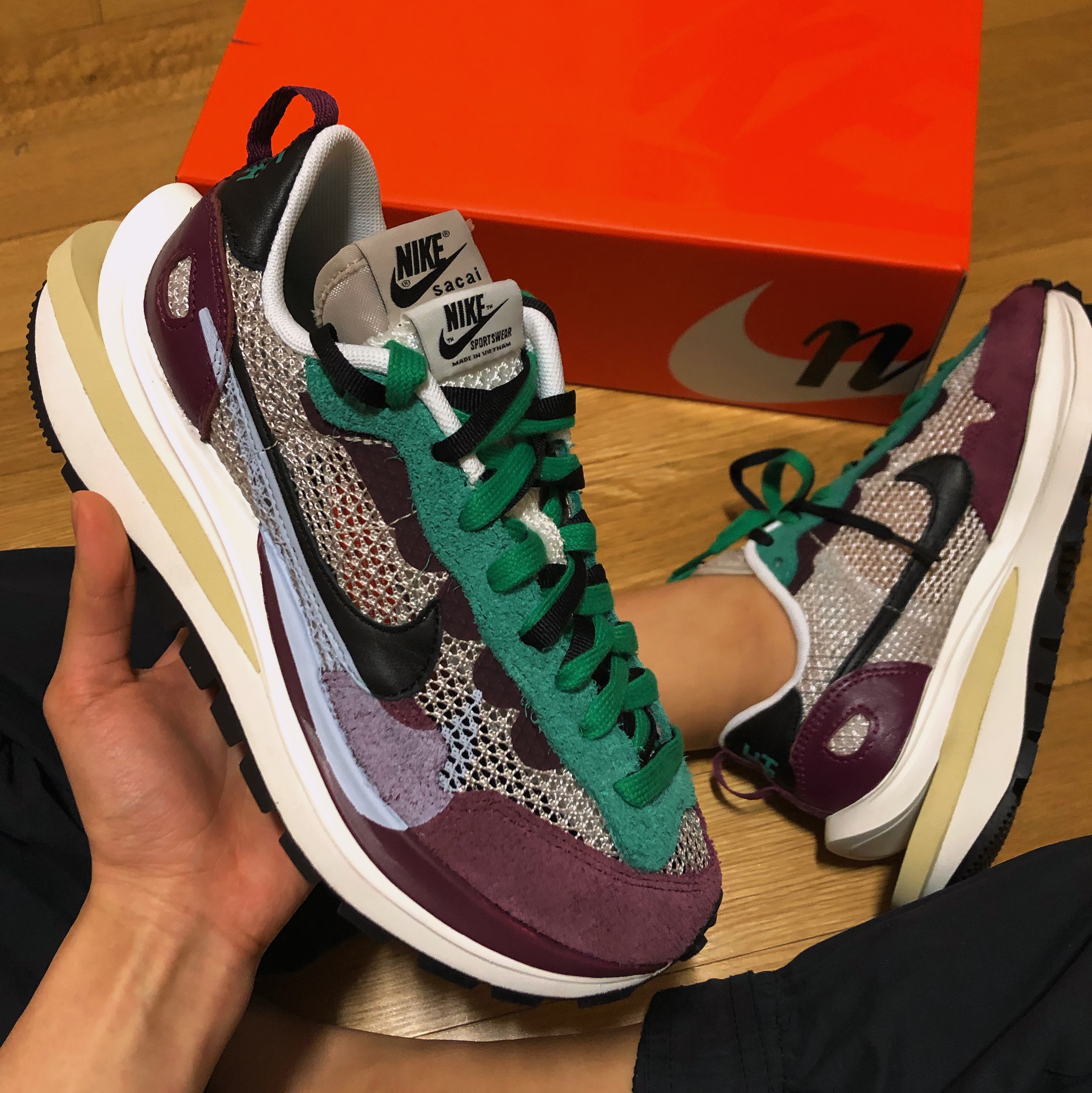 Nike x Sacai VaporWaffle String & Black Villain Red 착용 스타일