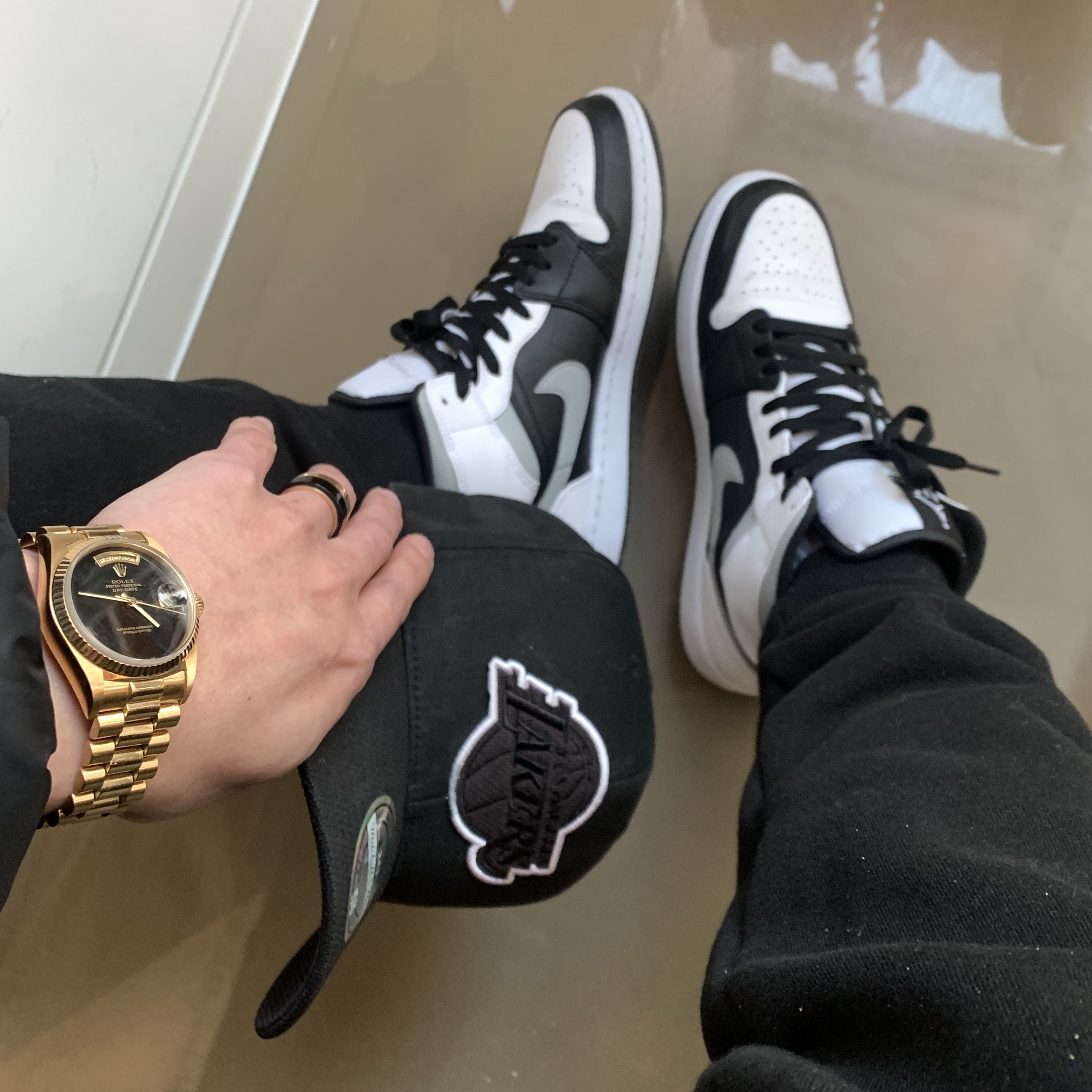 Jordan 1 Mid White Shadow 착용 스타일
