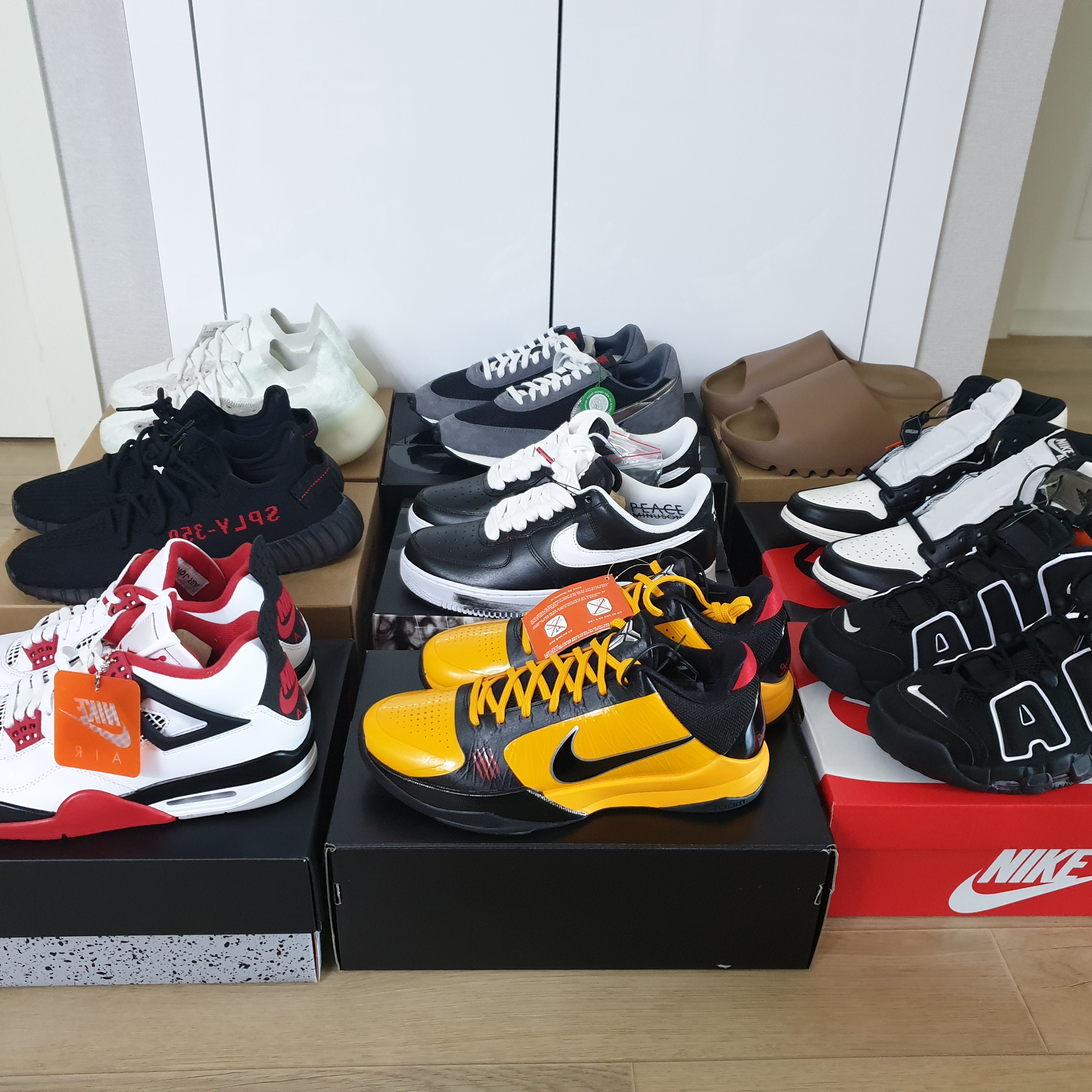 Nike x Peaceminusone Air Force 1 Low Para-Noise, Jordan 1 Retro High OG Black Mocha 착용 스타일 - 2