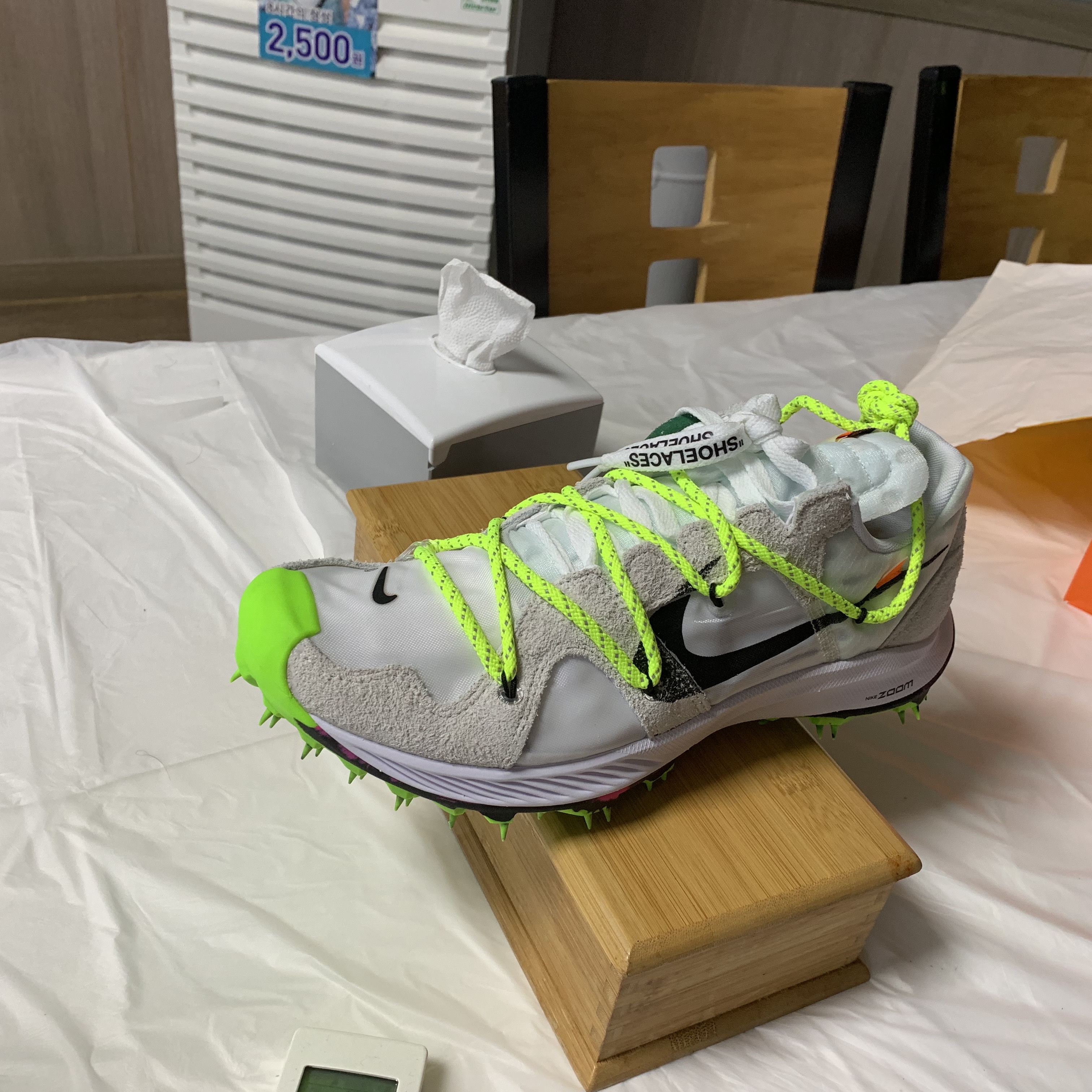 Nike x Sacai LDWaffle Green Multi, Reebok x Vetements Instapump Fury Doodle 착용 스타일 - 2