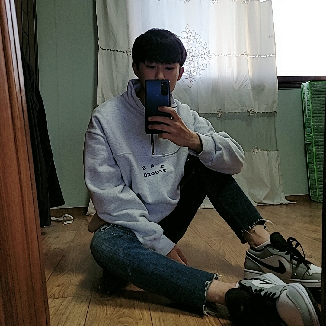 IAB Studio Half Zip Pullover Light Gray, Jordan 1 Low Light Smoke Grey 착용 스타일