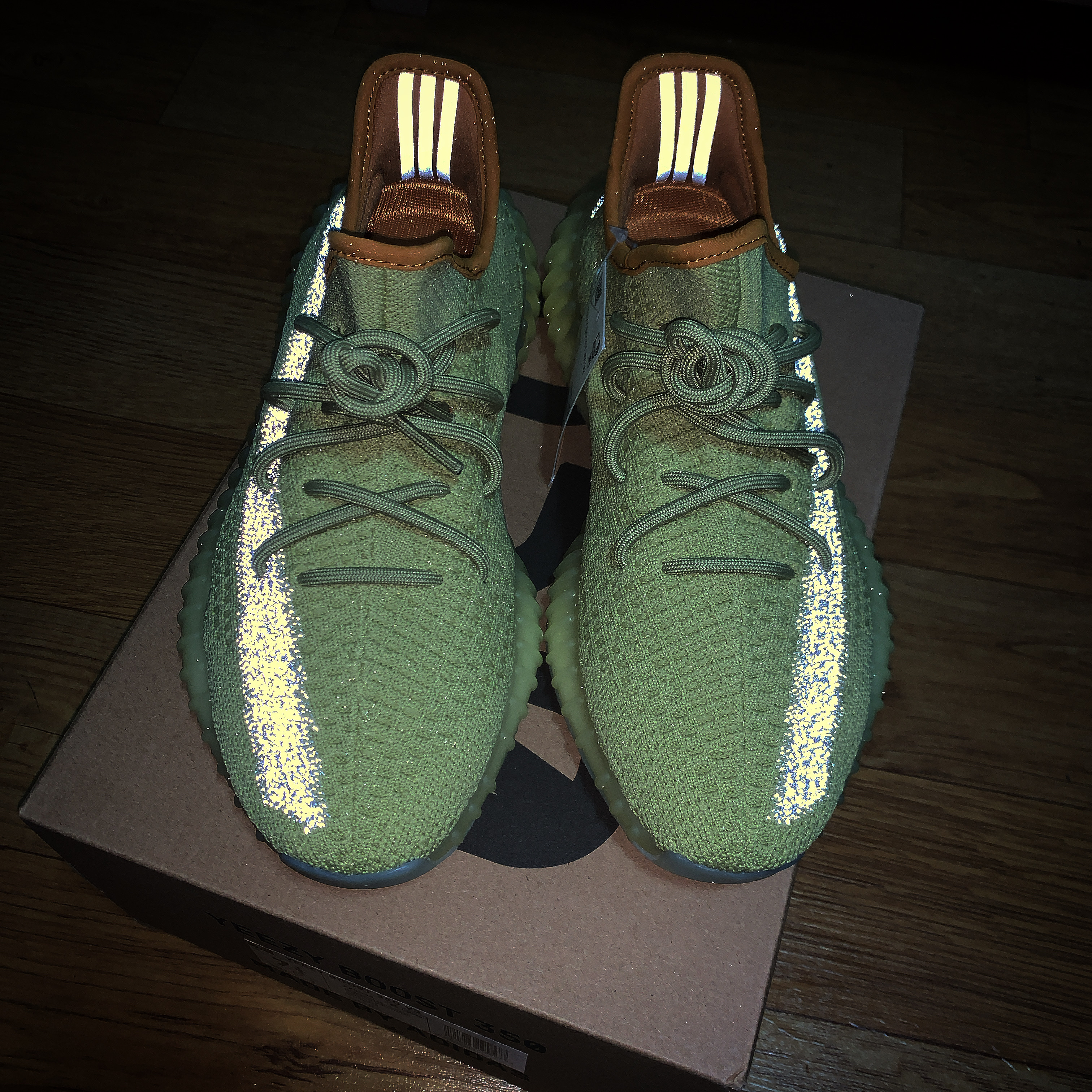 Adidas Yeezy Boost 350 V2 Marsh 착용 스타일