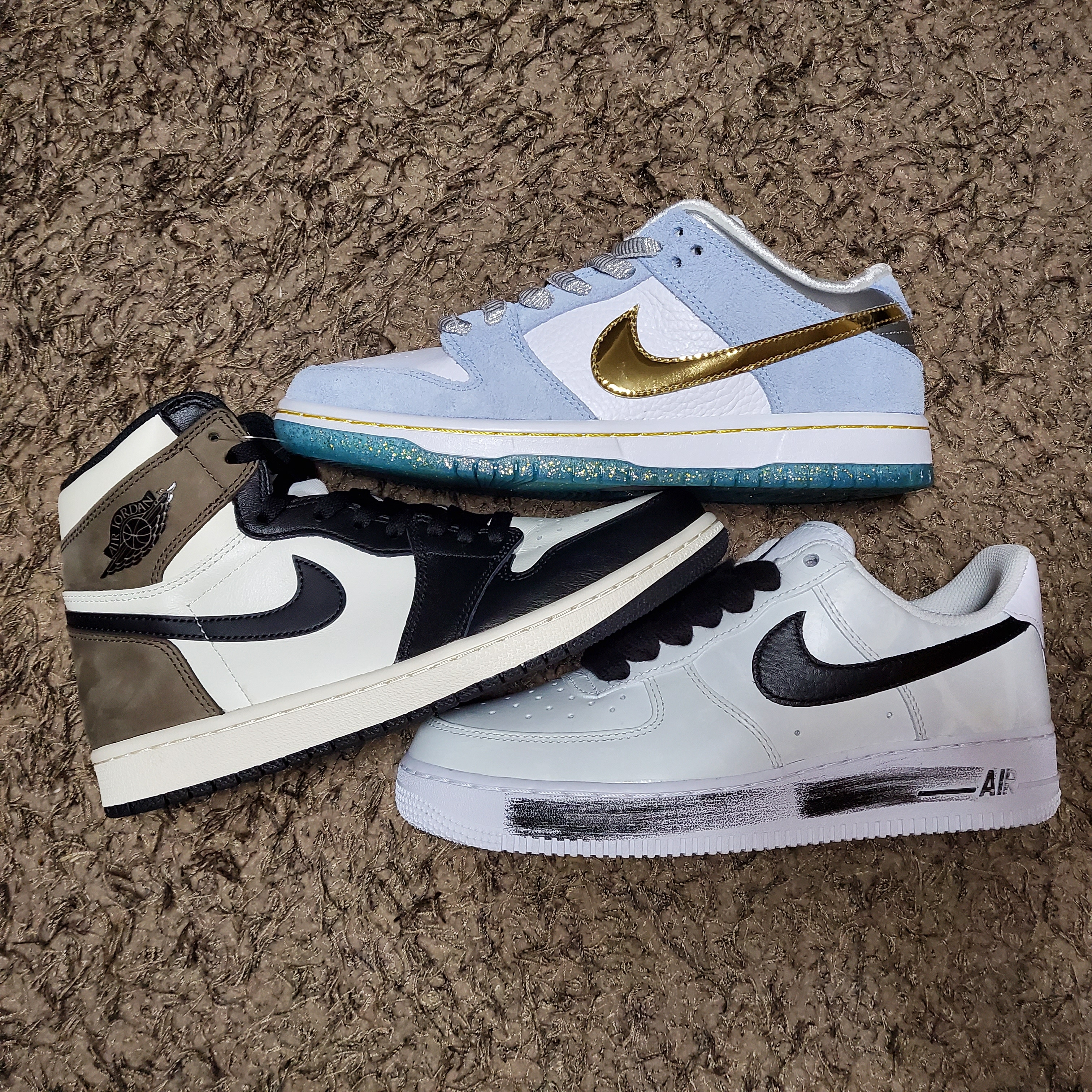 Jordan 1 Retro High OG Black Mocha, Nike x Peaceminusone Air Force 1 Low Para-Noise 2.0 착용 스타일