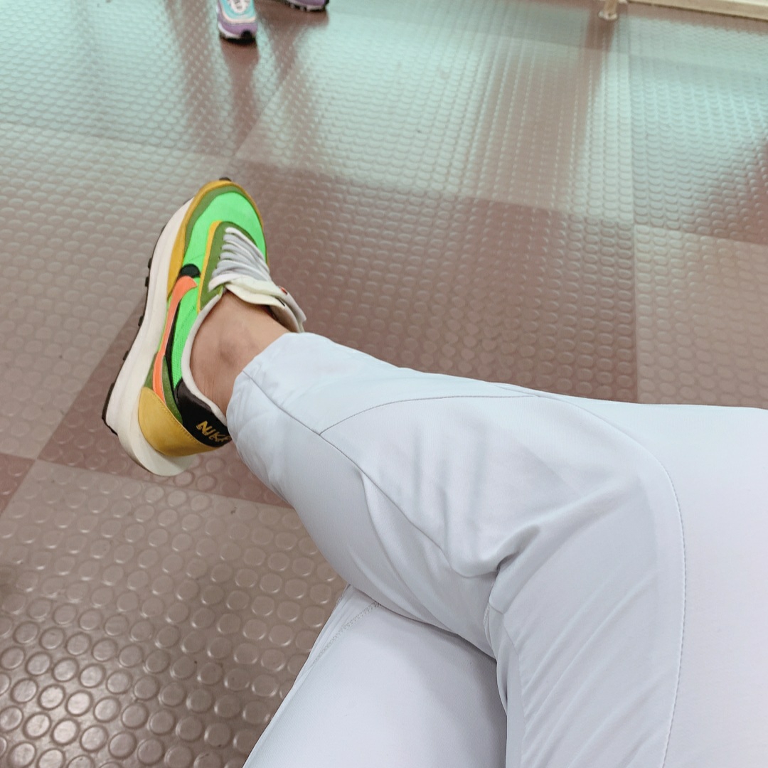 Nike x Sacai LDWaffle Green Multi 착용 스타일