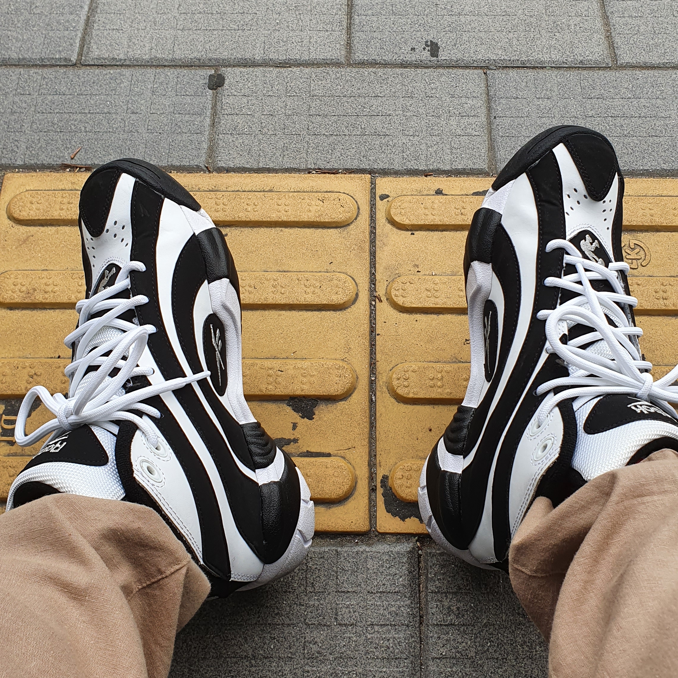 Reebok Shaqnosis Black White 2020 착용 스타일