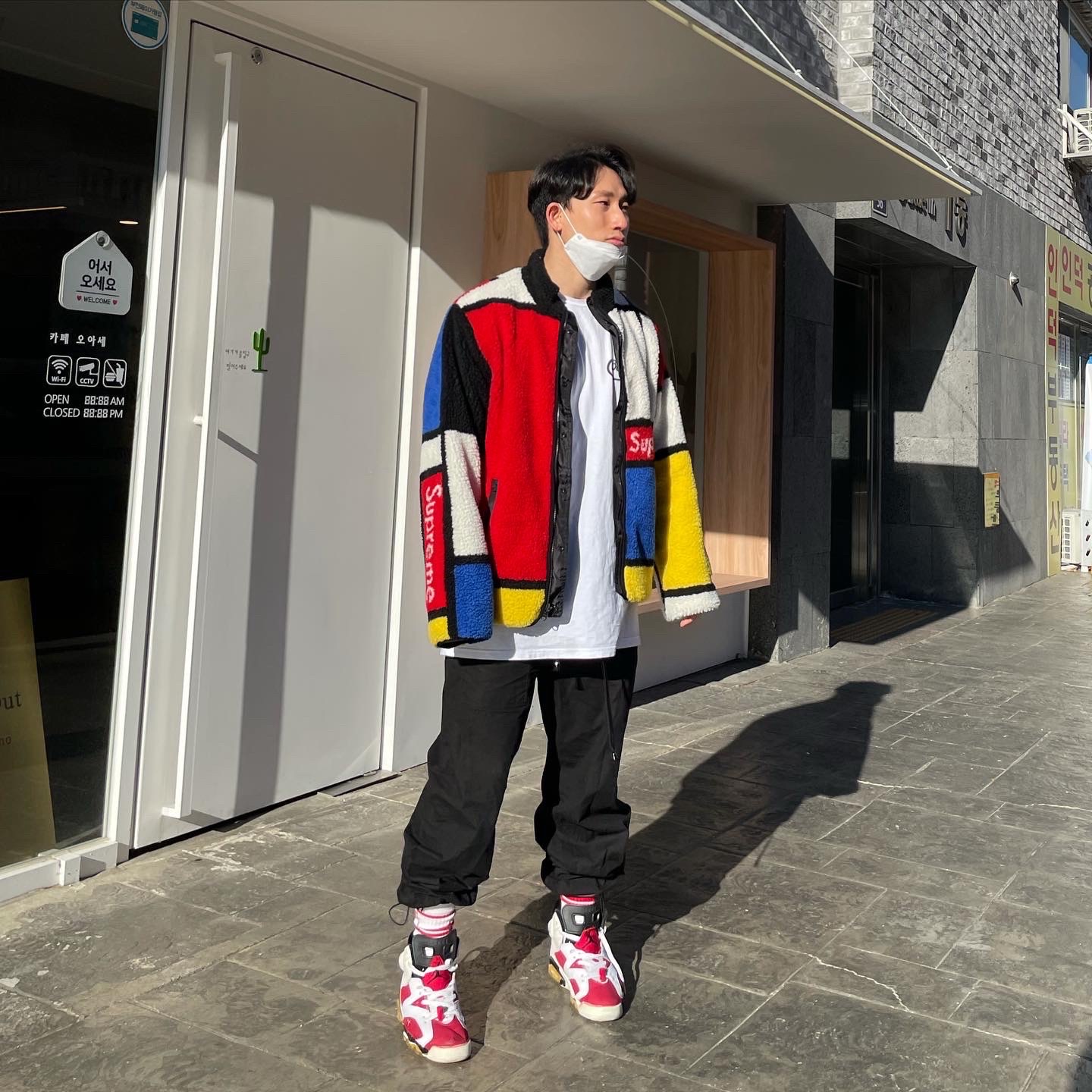 Jordan 6 Retro Carmine 2014, Supreme Reversible Colorblocked Fleece Jacket Red - 20FW 착용 스타일 - 1
