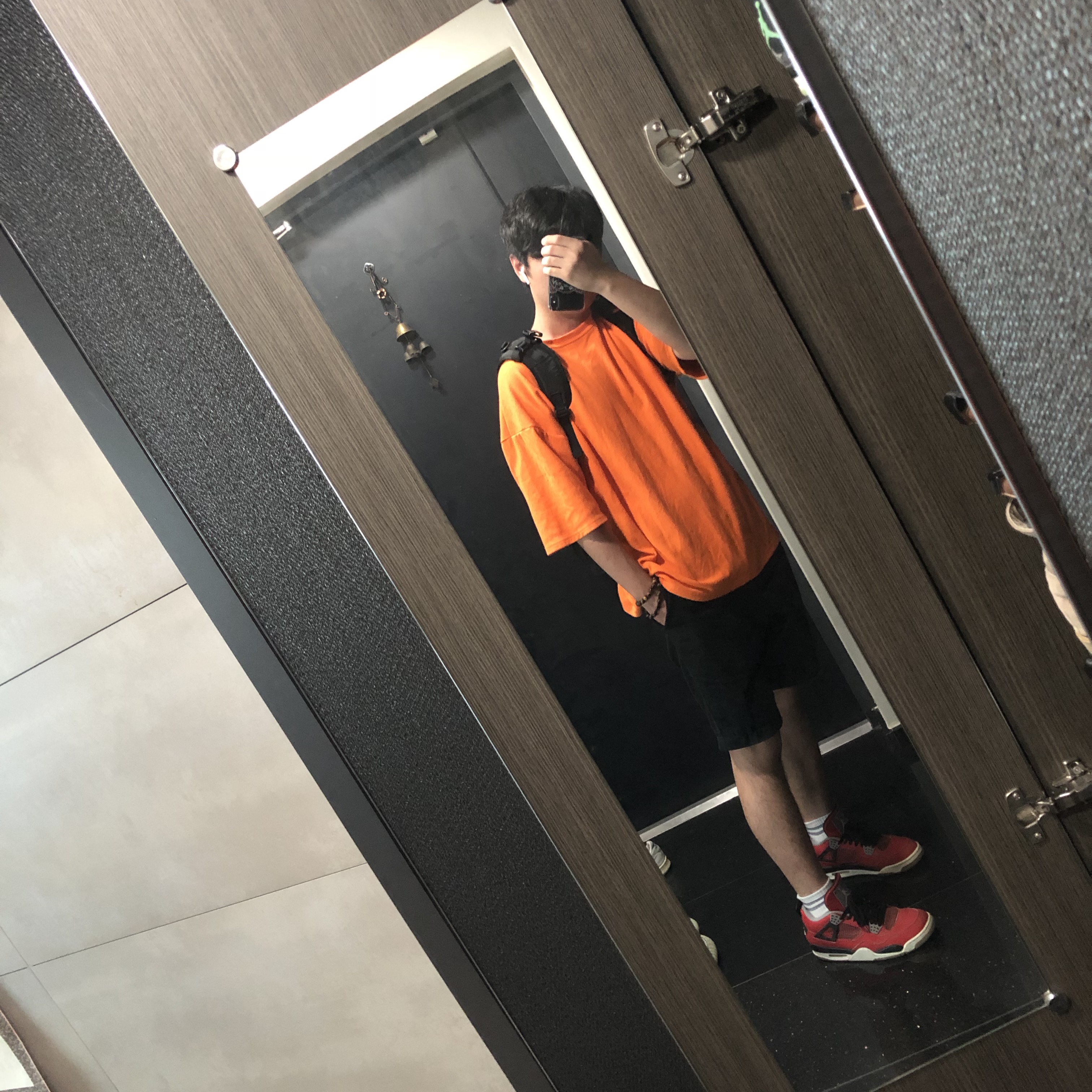 Jordan 4 Retro Toro Bravo 착용 스타일