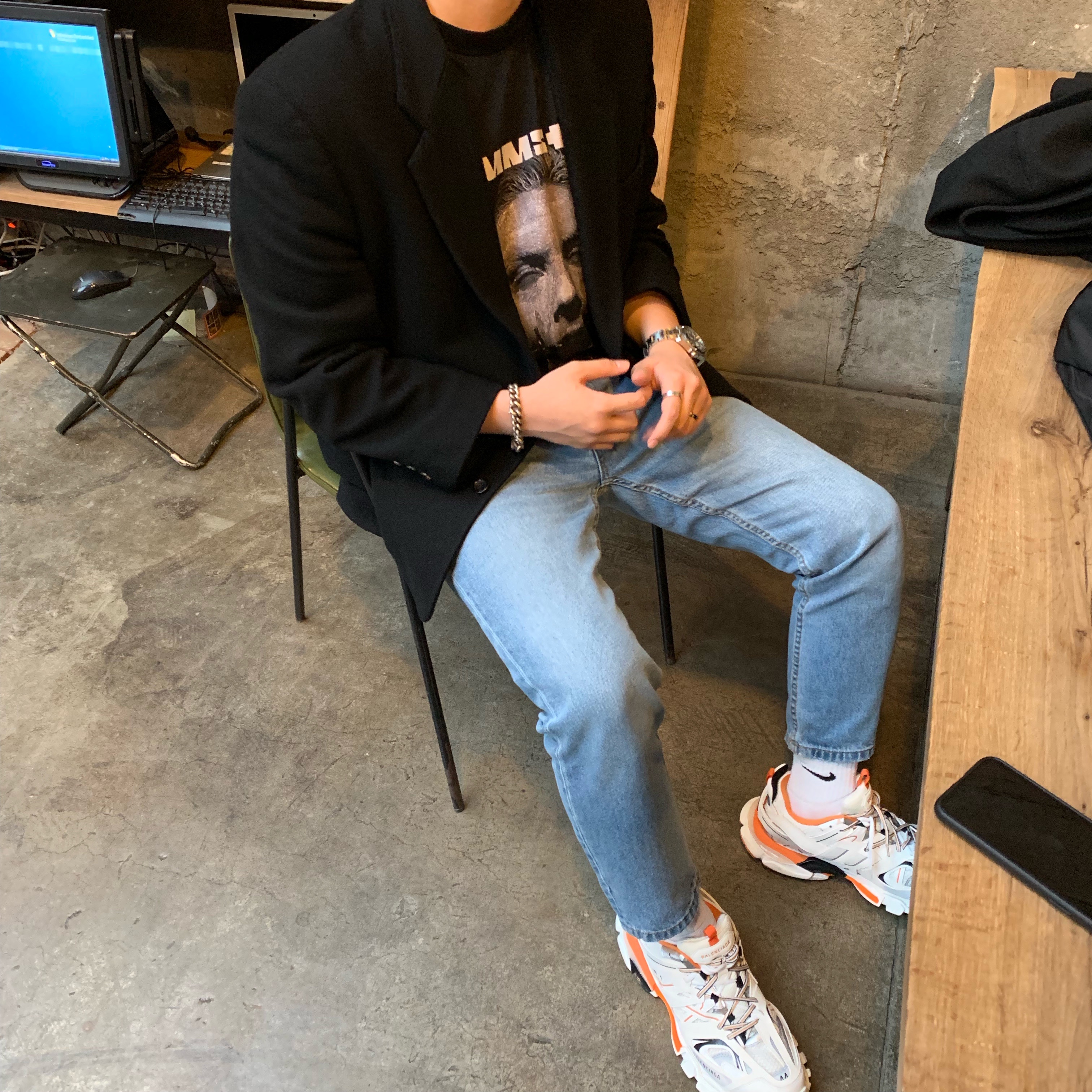 Balenciaga Track Sneakers White Orange 2019 착용 스타일