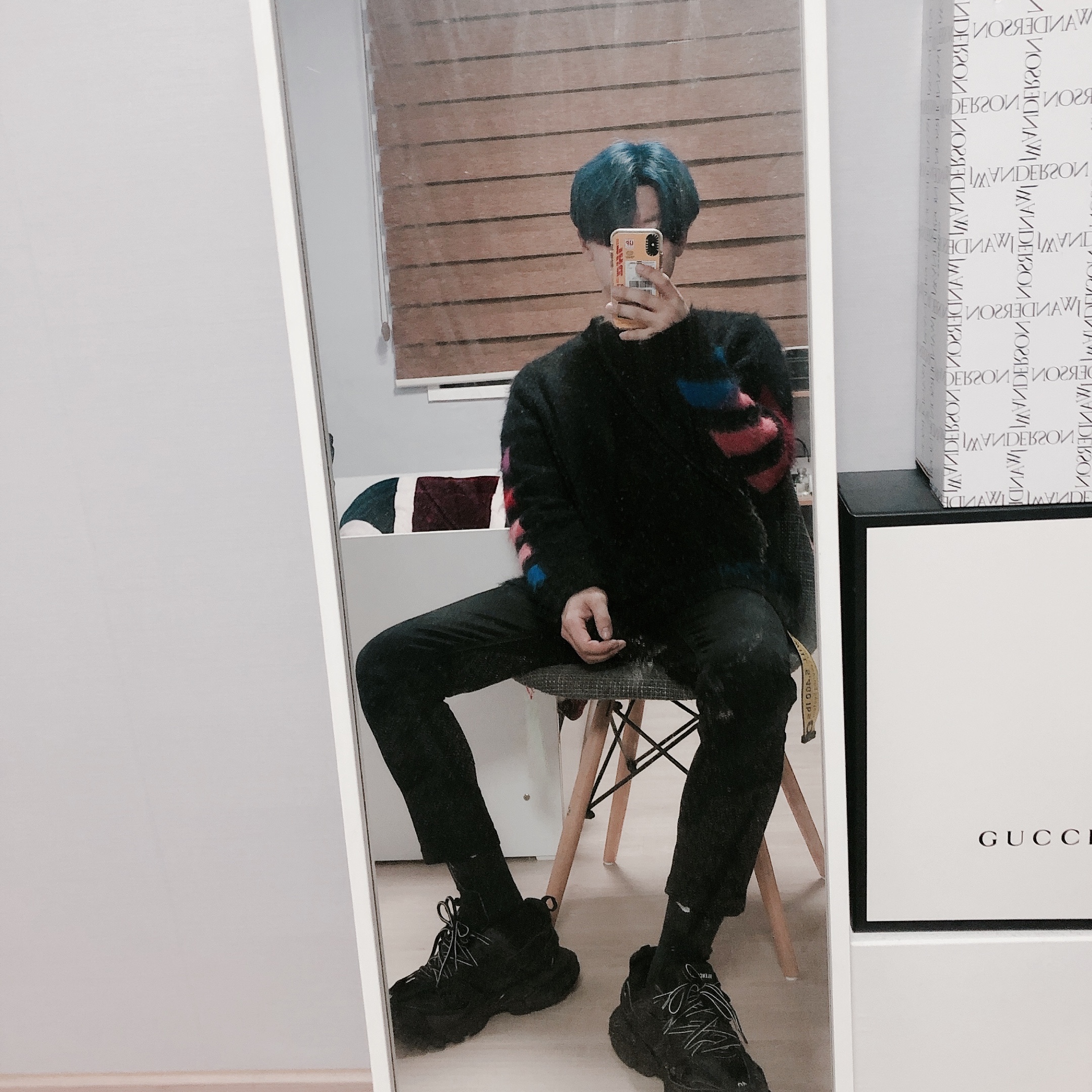 Balenciaga Track Sneakers Triple Black 착용 스타일
