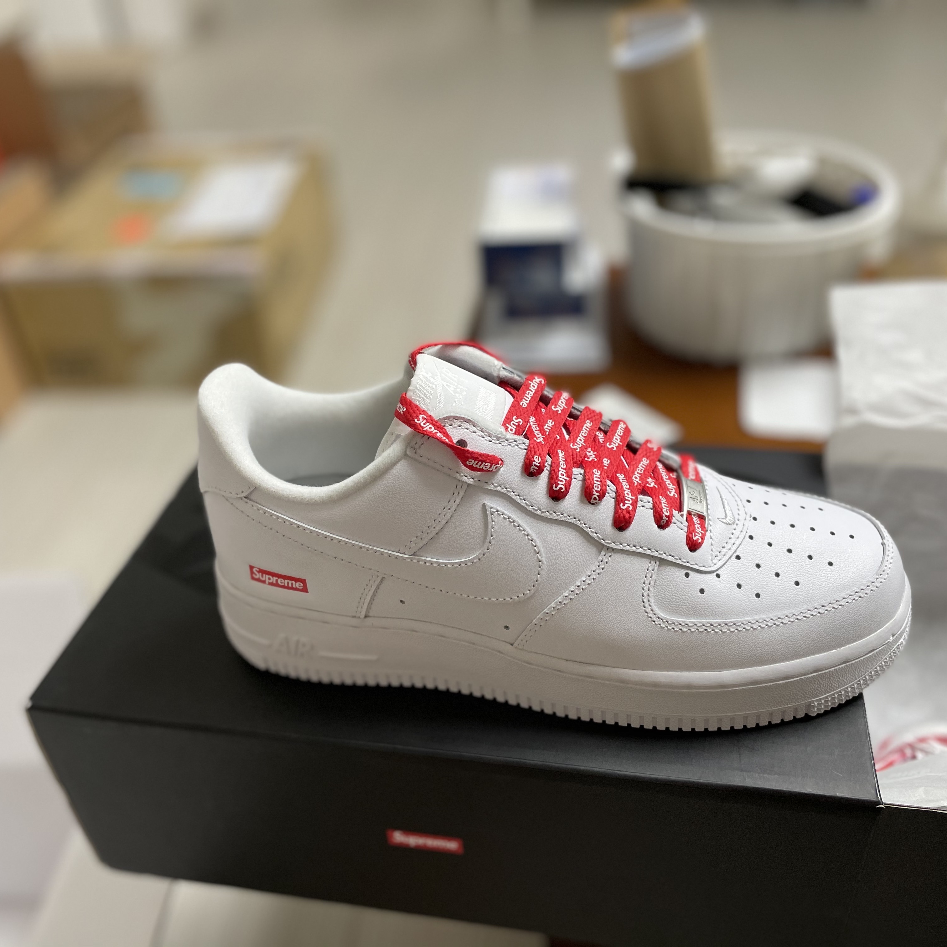 Adidas x Prada A+P Luna Rossa 21 White, Nike x Supreme Air Force 1 Low White 착용 스타일 - 2