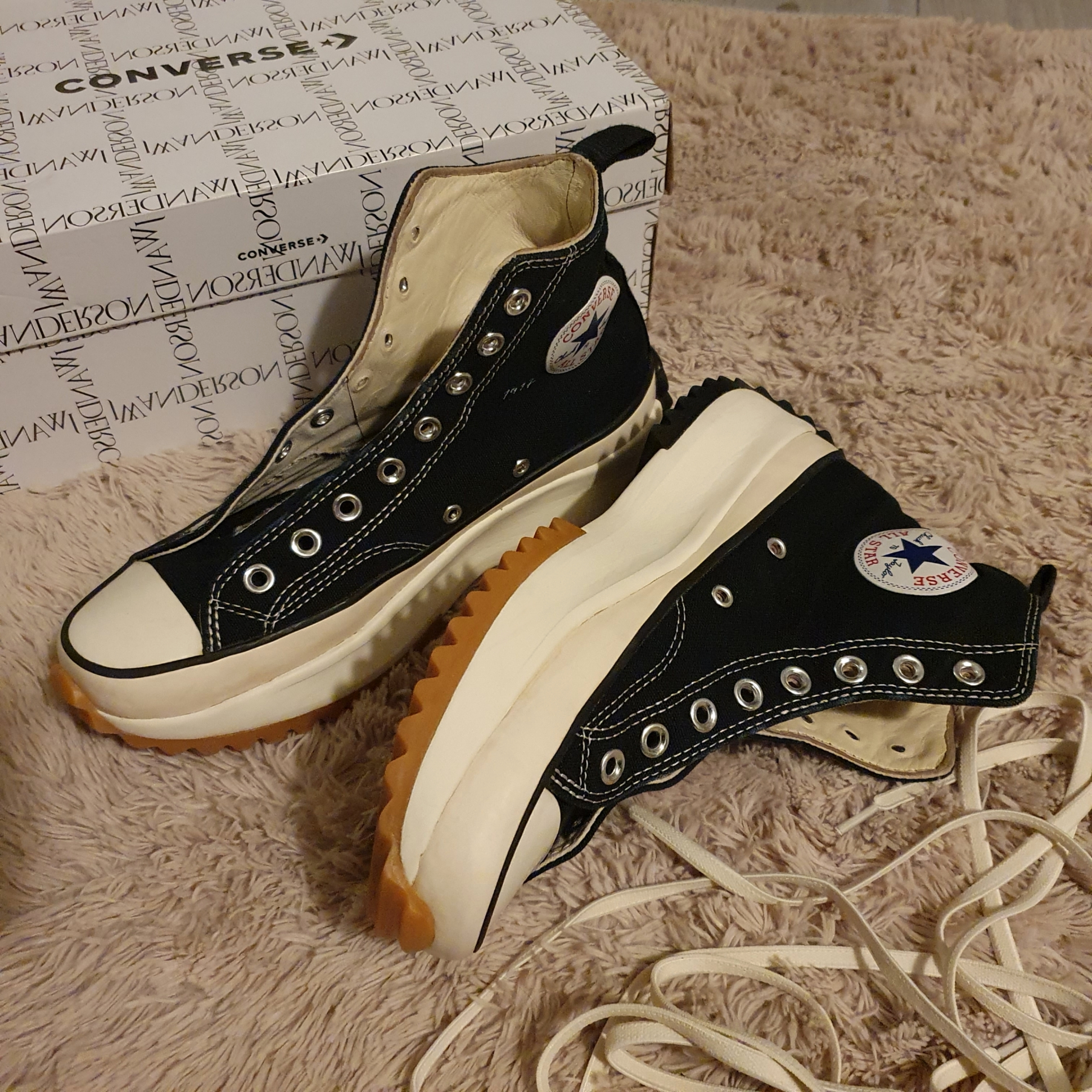 Converse x JW Anderson Run Star Hike Hi Black 착용 스타일